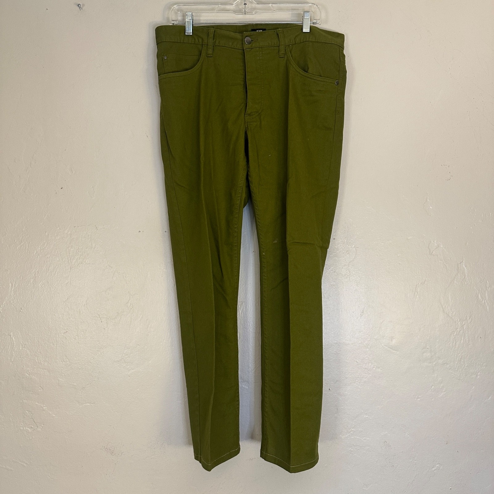 H&M Stretch Chinos 34″ waist 29″ inseam Gently worn 98% cotton/2% elastane