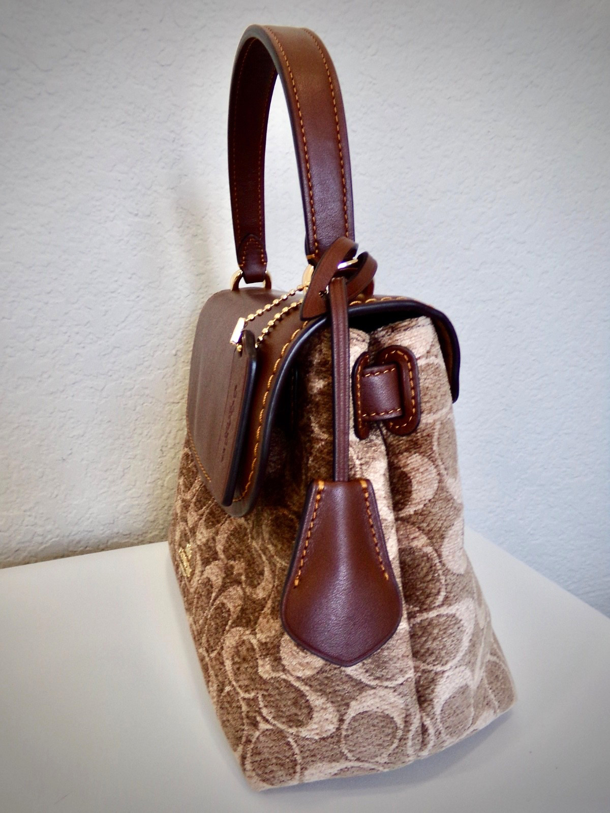 New Coach Handbag, Leather, Vintage Brown, Khaki & Gold in Signature Chenille