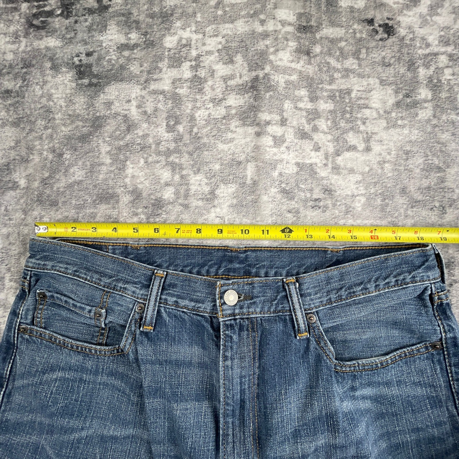 Levis Strauss 559 Mens 38×30 Relaxed Straight Leg Jeans Medium Wash Blue Denim