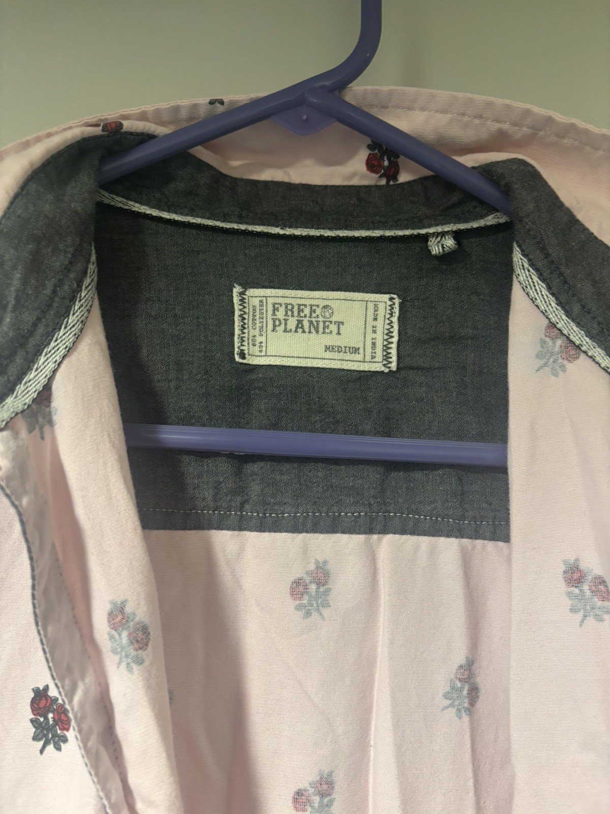 FREE PLANET Pink Roses Button Up Shirt Men size Medium floral