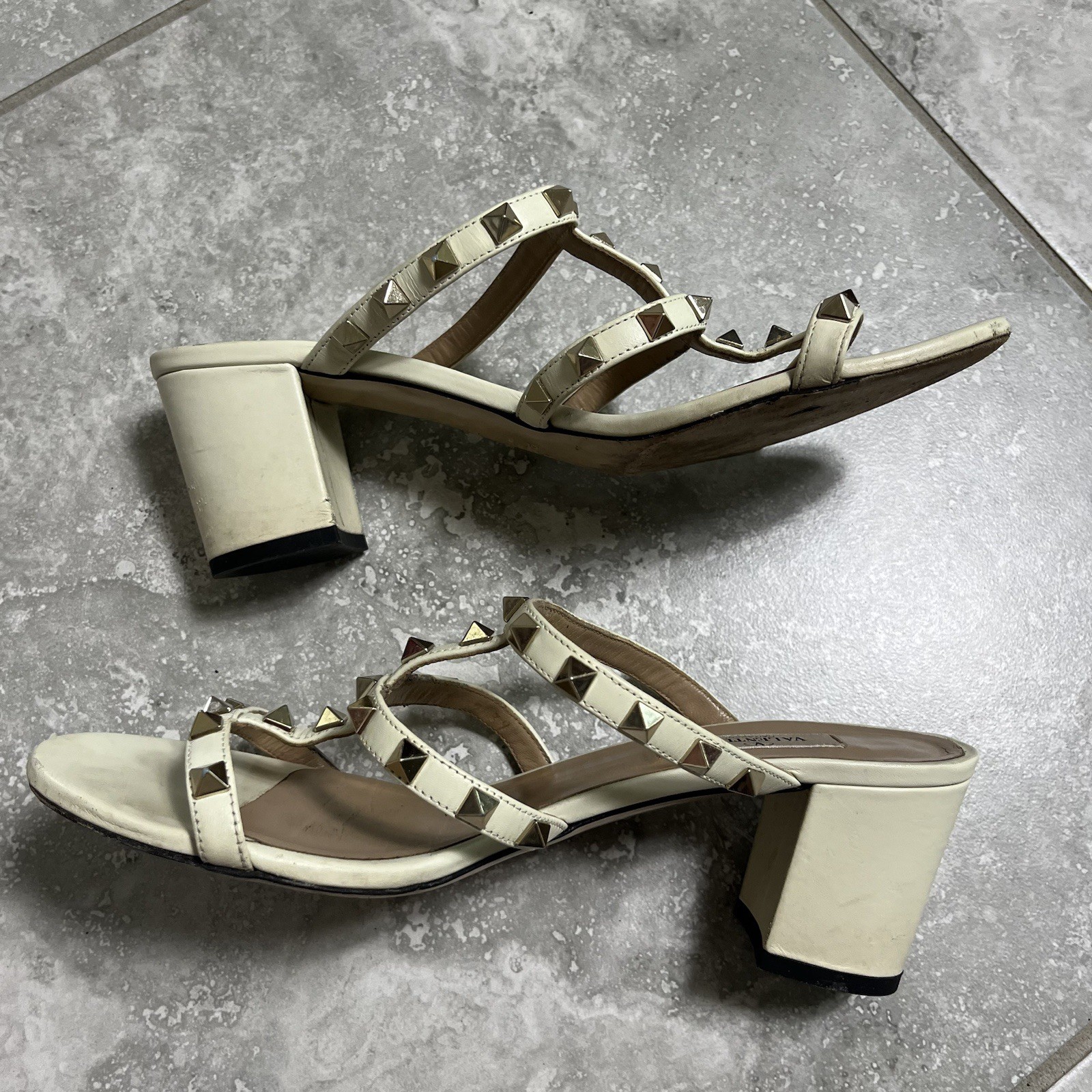 Valentino Garavani Rockstud Studded Caged Slide Sandals Leather Cream 39 8.5 US