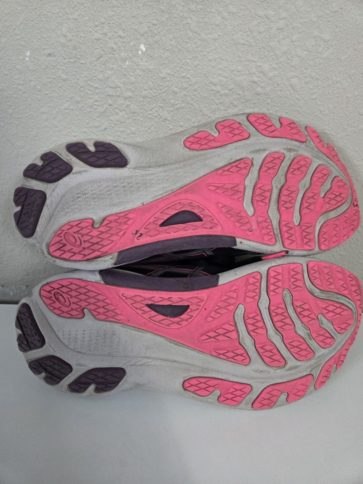 Women’s Asics Gel-Kayano 30 Black/Lilac Hint Running Shoes Sneakers – Size 9.5