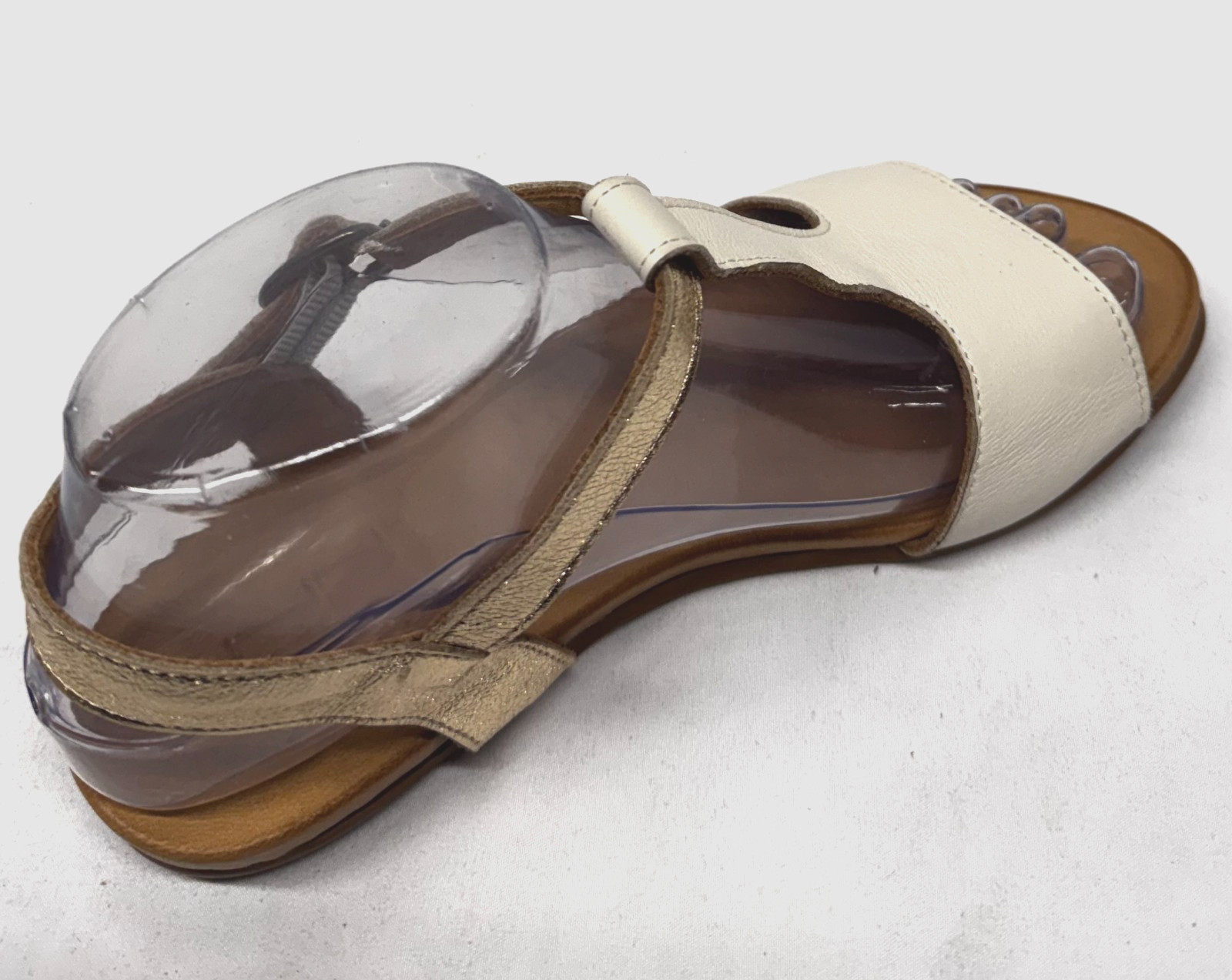 MIZ MOOZ TATE LEATHER ANKLE BUCKLE SANDALS BEIGE/ GOLD 37EU / 7US # T-241