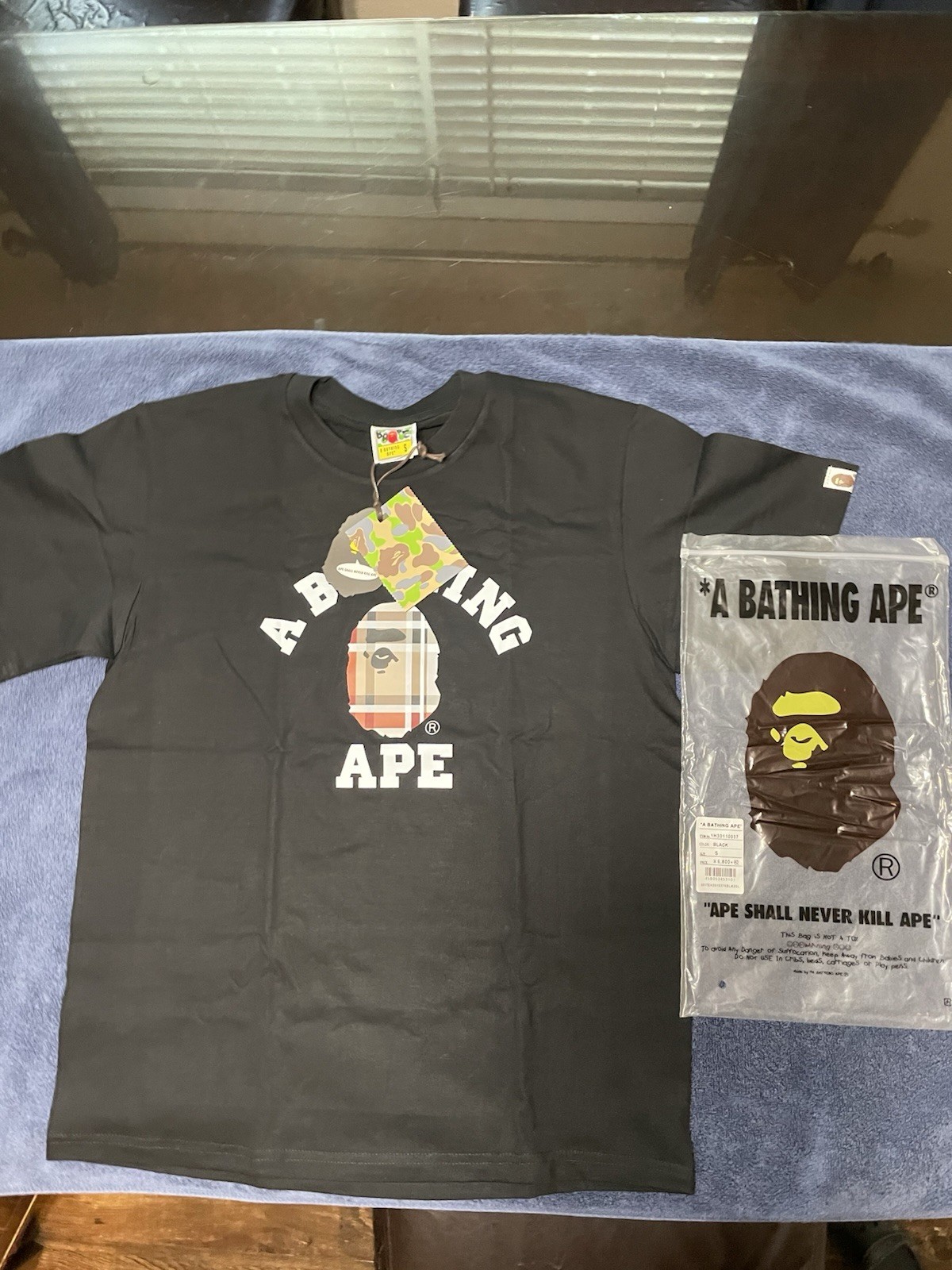 A Bathing Ape Men’s Size S Black Graphic Logo Crew Neck Short Sleeve T-Shirt