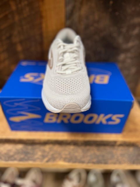 NIB Brooks 120414-135 Ariel GTS 24 Women’s Coconut Motion Control Shoe