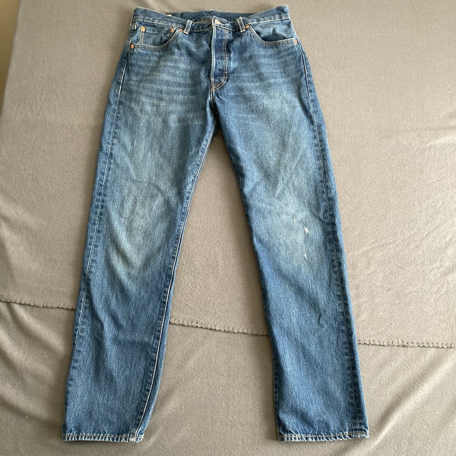 Levis 501 ‘54 Jeans Men’s 33×32 (Fit 31×30) Button Fly Distressed Premium Denim