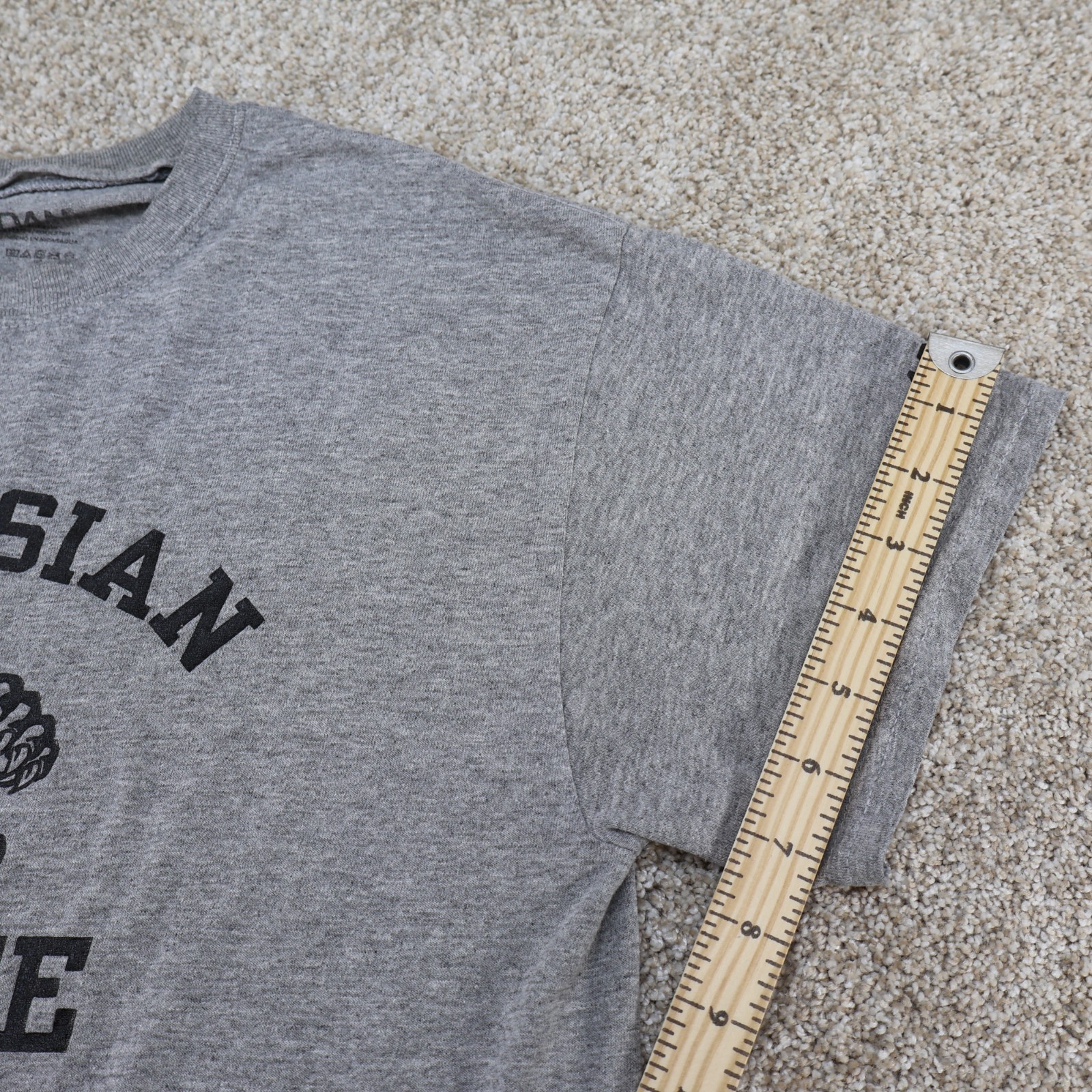 Gildan DryBlend T-Shirt Gray Short Sleeve Size Medium (see photo for flaw)