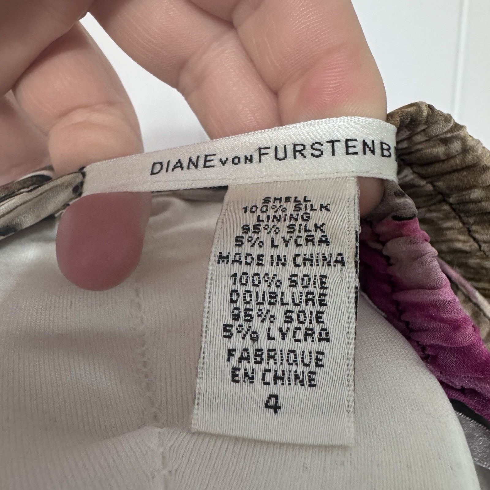 Diane Von Furstenburg 100% Silk Colourful Women’s Dress Long Sleeve Belt Size 4