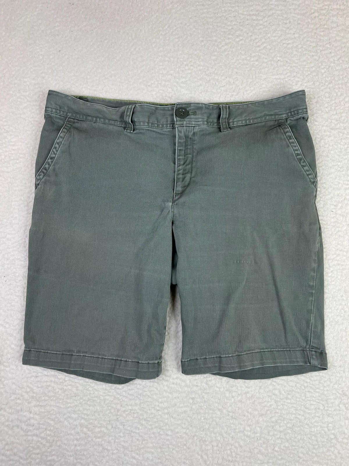 Eddie Bauer Shorts Womens 14 Gray Chino Bermuda Slightly Curvy Stretch Casual