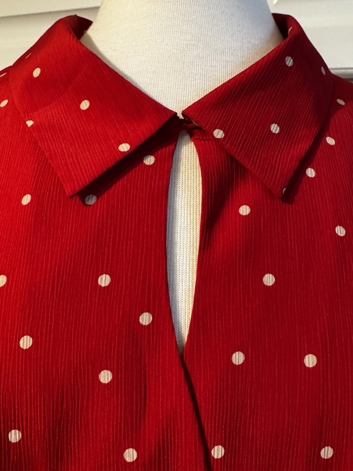 LAURA SCOTT Short Sleeve RED Polka Dot Print Collar Up Button Down Top Blouse 24