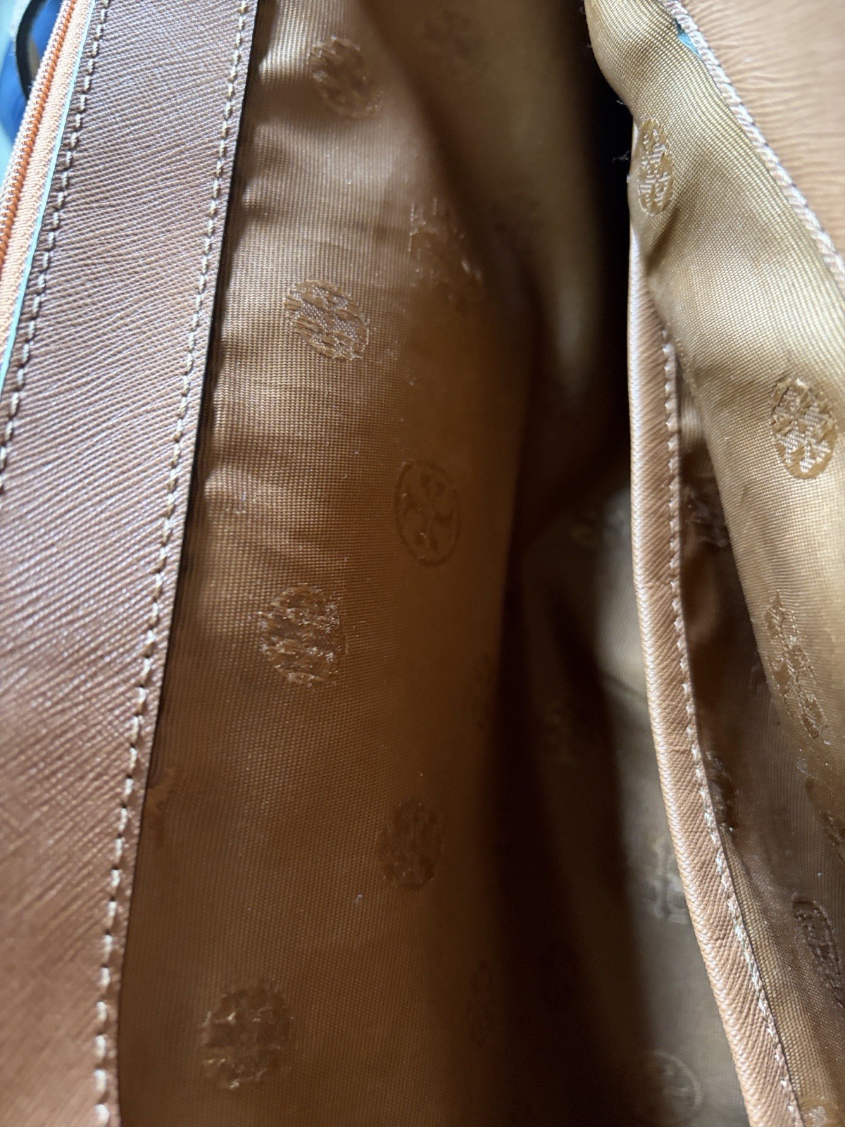 Tory Burch Tan Saffiano Leather Robinson Large Briefcase Tote 19”x11”x6” GUC