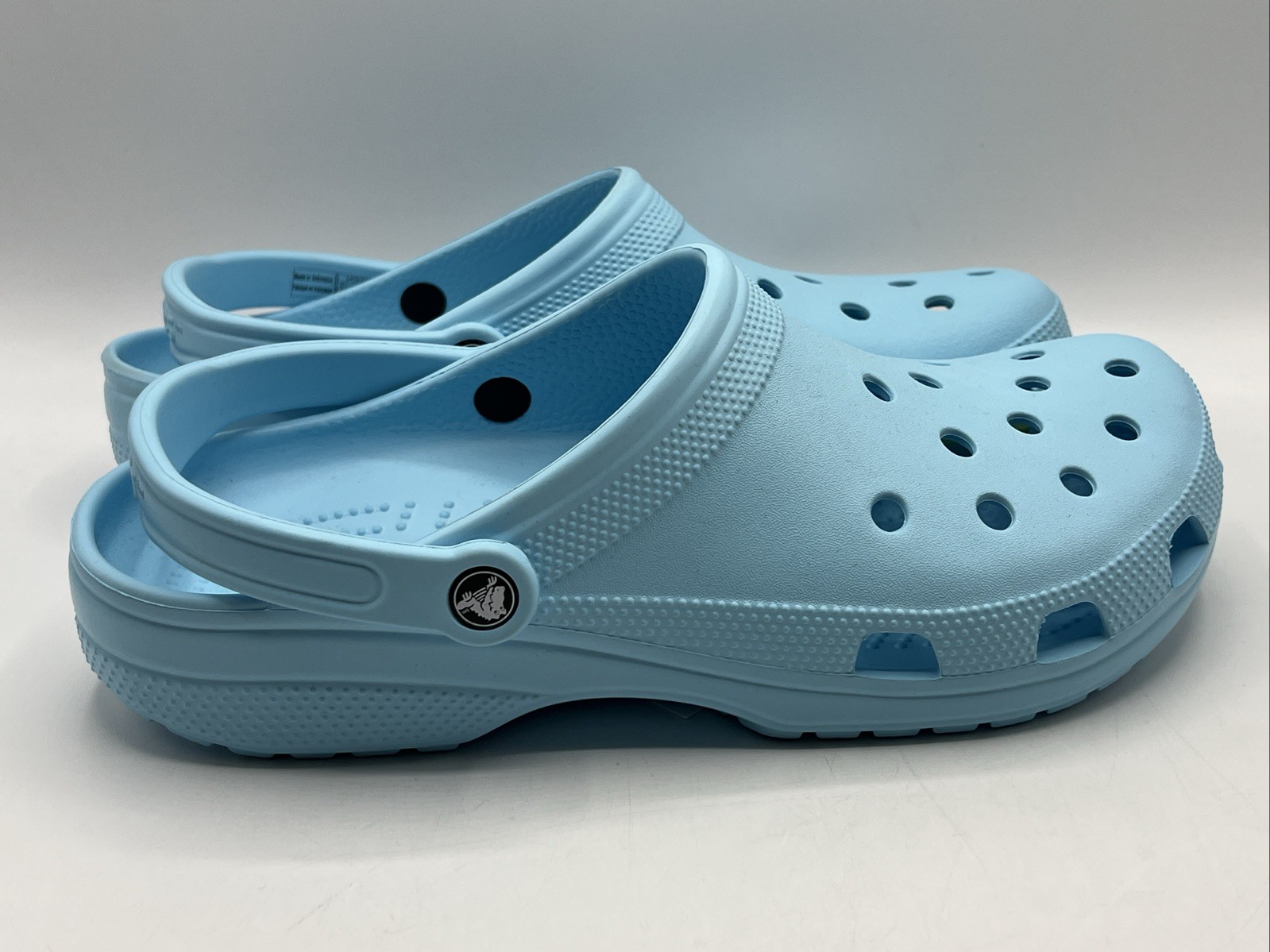 Crocs Classic Clogs Men’s Size 12 Light Blue 10001-411 New with Tags