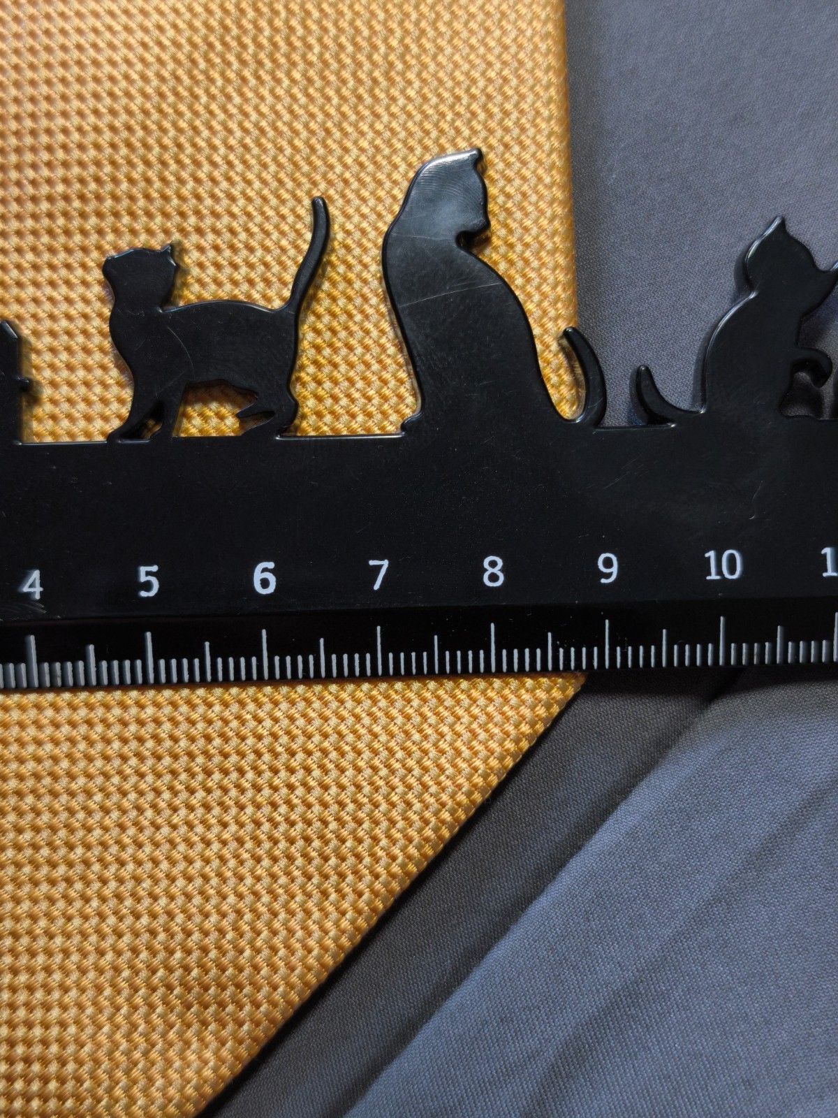 Les Copains – Yellow Solid Color Silk Tie Made in Italy