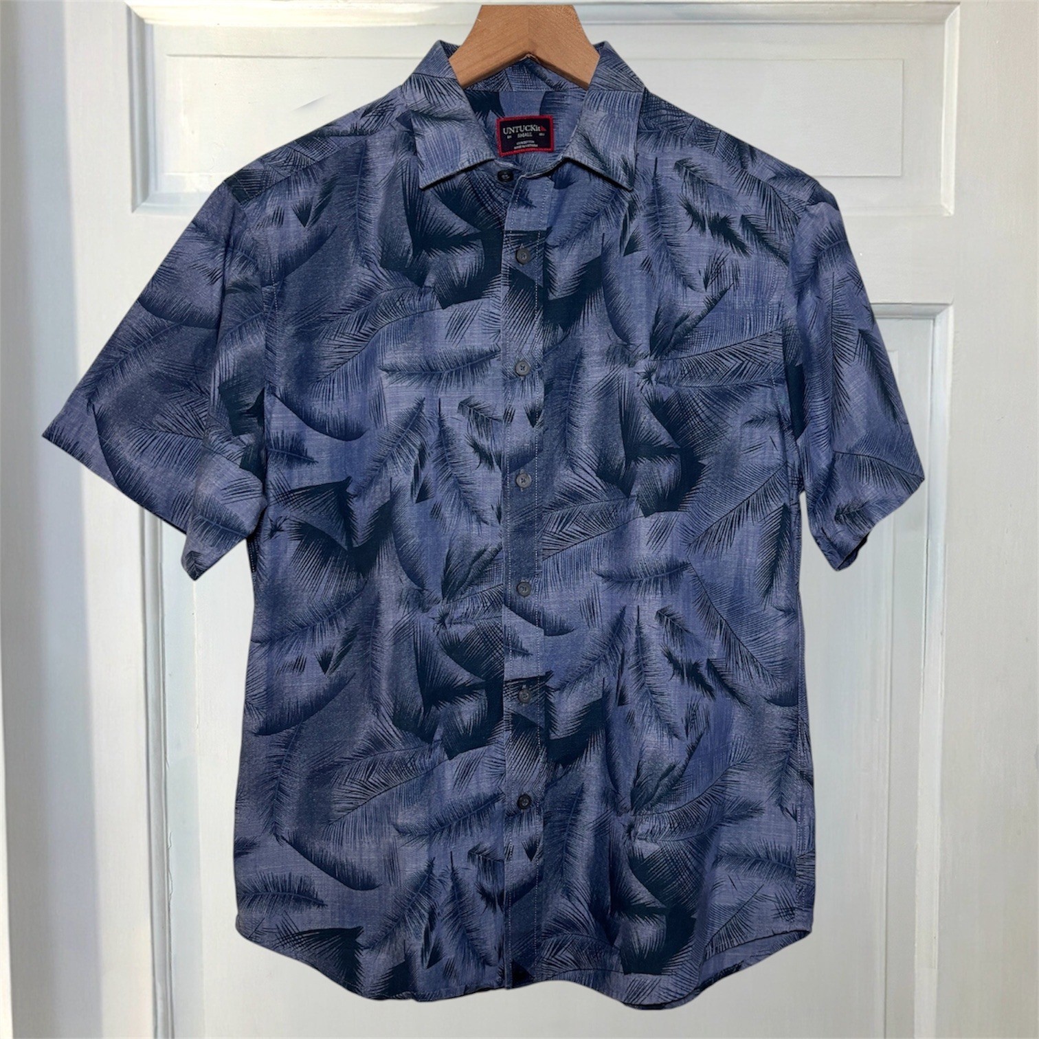 UNTUCKit Ferrara Tropical Blue Palm Leaf Mens S Short Sleeve Button Up Shirt
