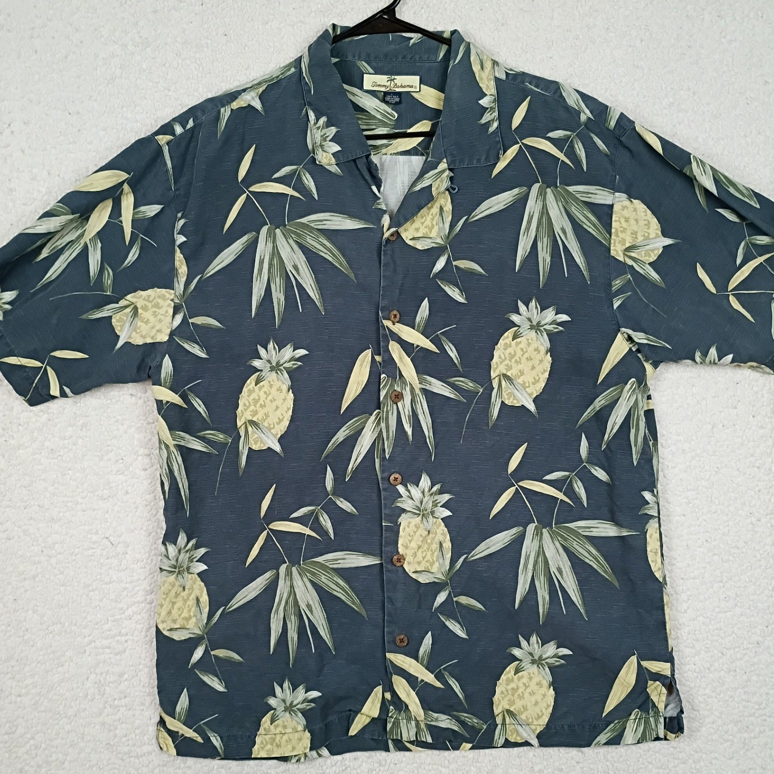 Tommy Bahama Shirt Camp Men Large Blue Silk Pineapple Vintage Hawaiian Aloha