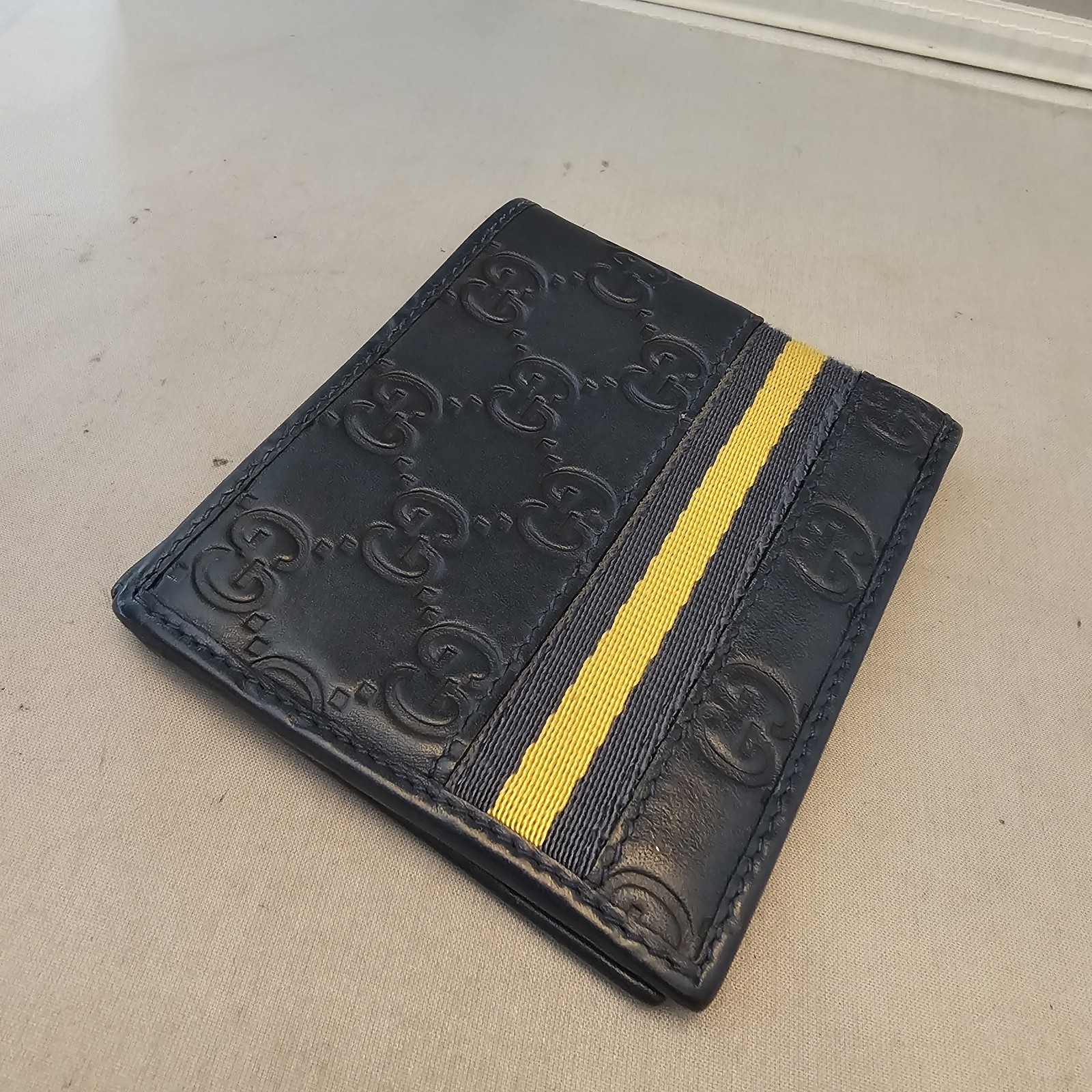 Gucci Wallet Bifold Navy Leather Yello Stripe GG Great Condition See Pictures