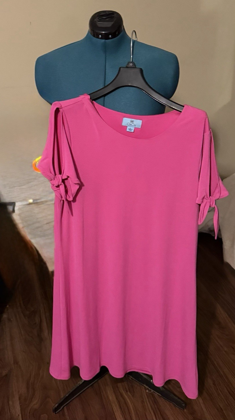 CeCe Women’s Pink Solid Above The Knee, Scoop Neck Hot Pink Sexy Dress