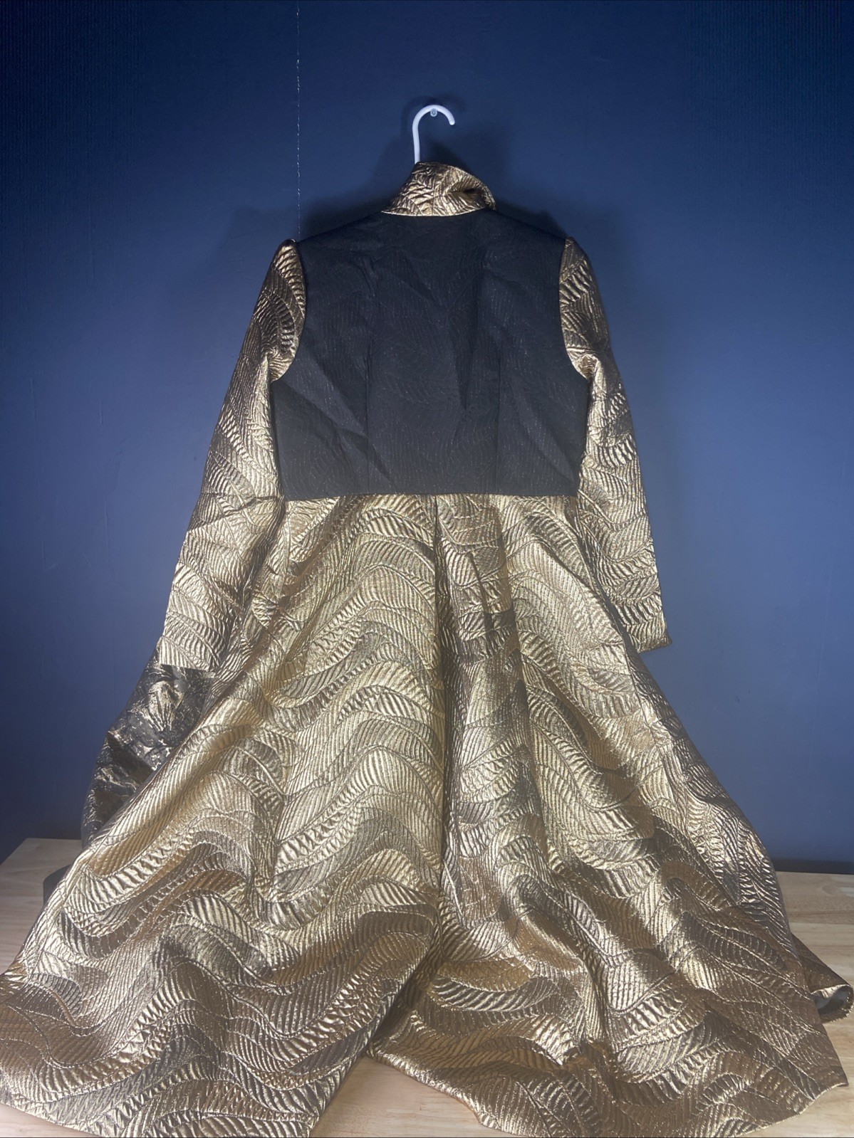 Making the Cut Season 3 Ep 3 Winning Look Jeanette’s Metallic Jacquard Coat 2XL