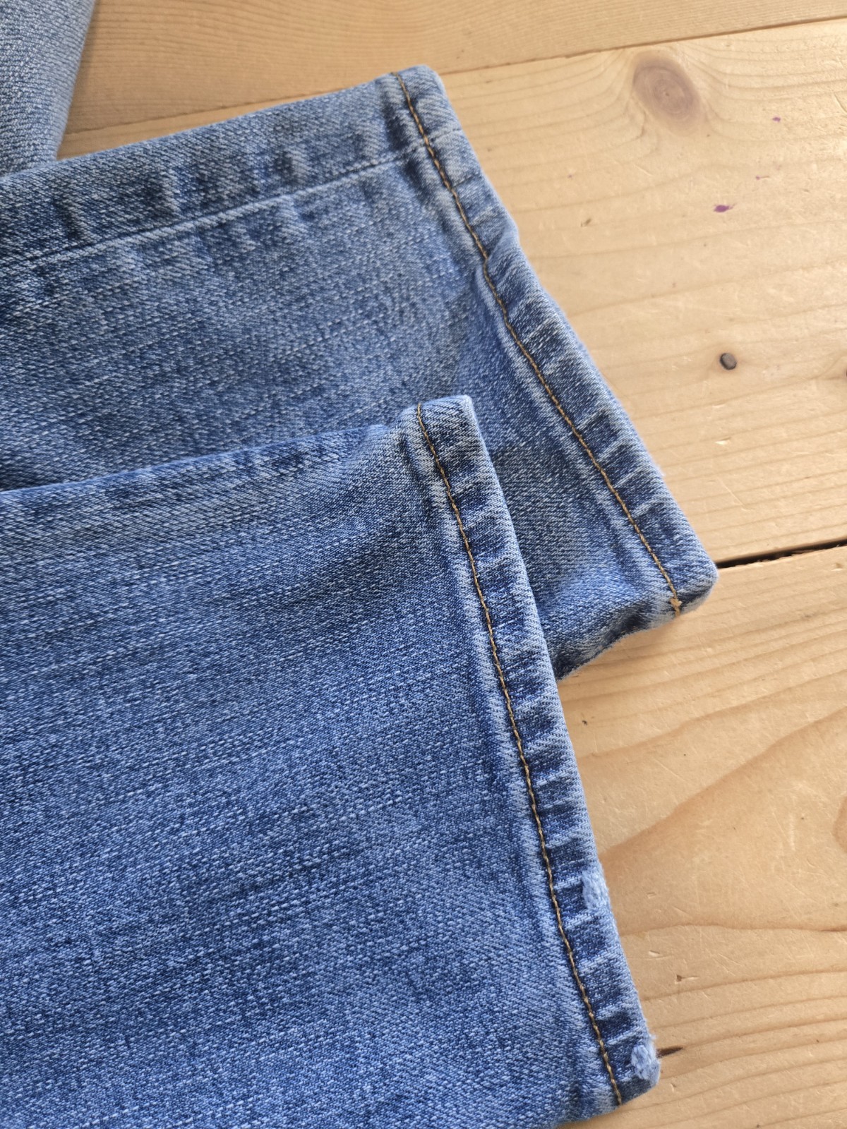 American Eagle Mens Airflex Denim 26×30 Distressed Light Wash