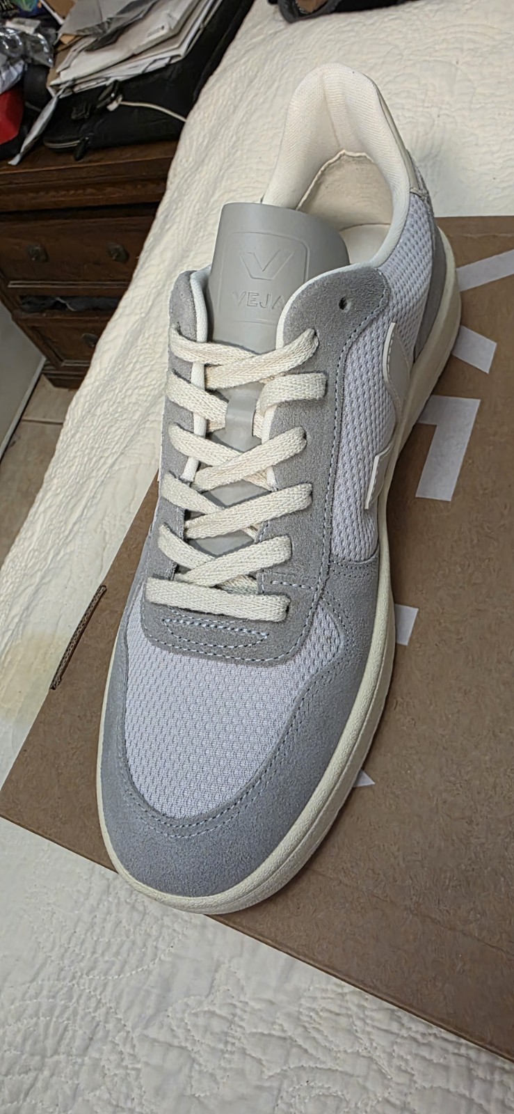 NEW Veja V-10 B-MESH LIGHT GREY PIERRE Men’s size 44/11 IN BOX