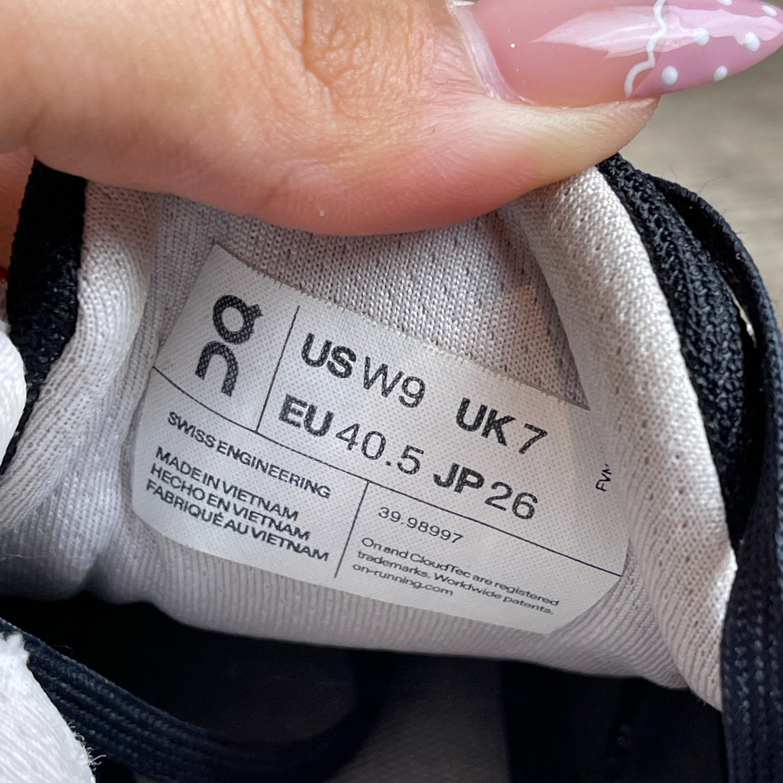 On Cloudstratus 39-98997 Women 9 Running Shoes White Black Sage Athletic Sneaker