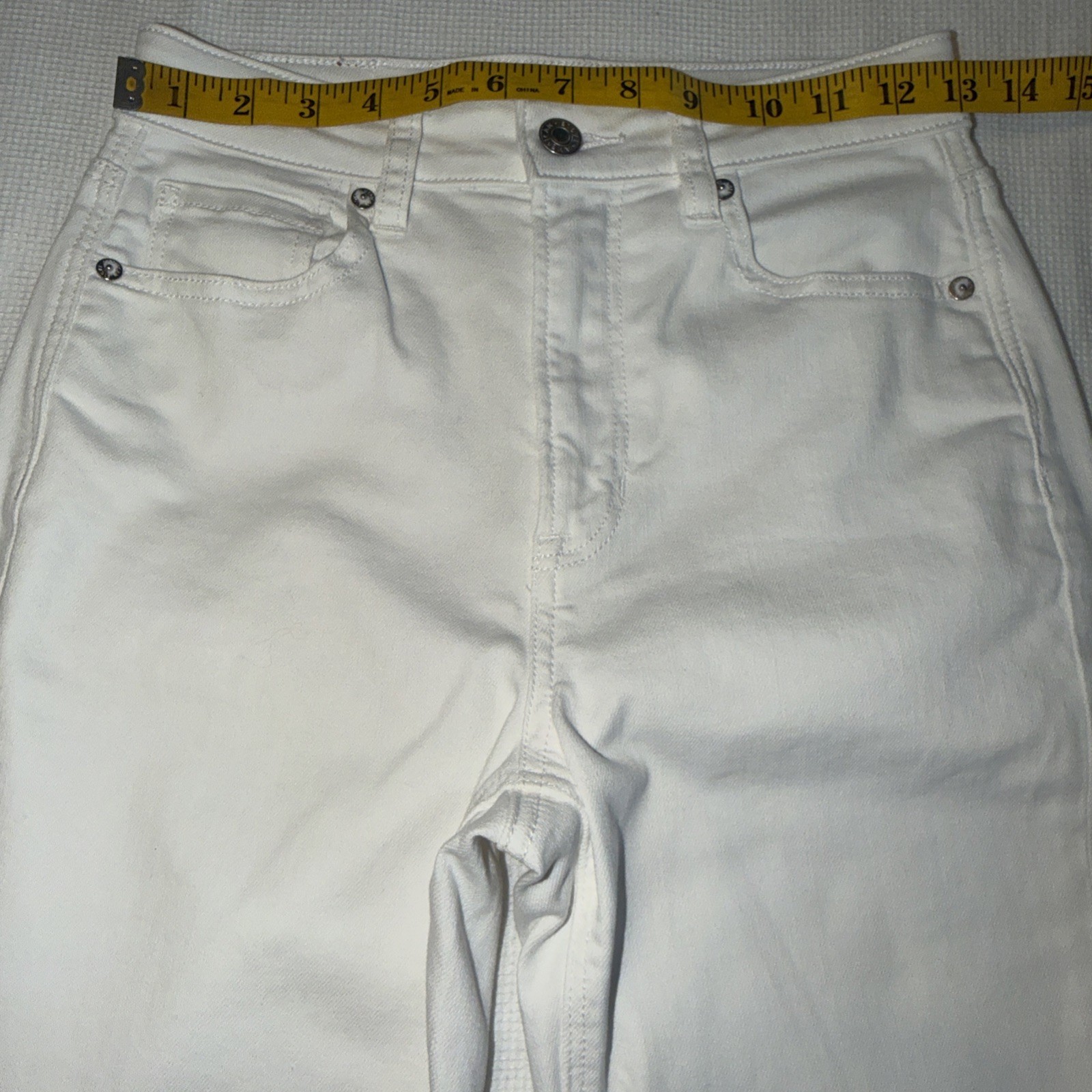 American Eagle Stretch Women’s Mom Jean Size 00R White Denim