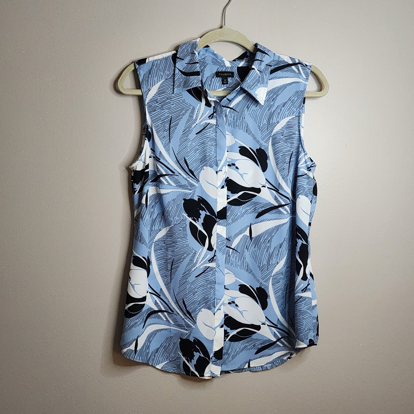 Talbots Shirt Top Womens Size 10 Blue White Casual Elevated Style Polished