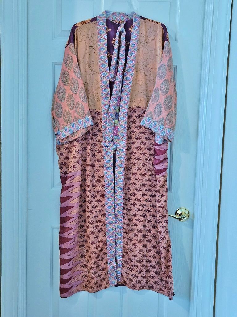 Silk Kimono Robe~ Women’s One Size~ Kimono w/Tie~Floral, Leaves~Pink, Purple~NEW