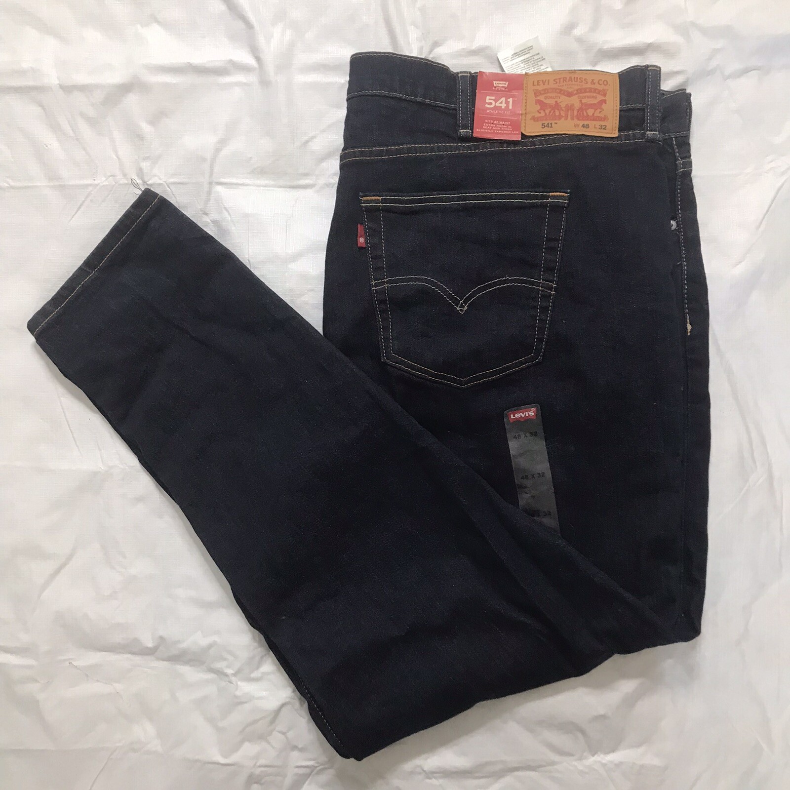 Levis 541 Athletic Fit Jeans Mens Tag Size 48×32 Slightly Tapered Stretch Denim