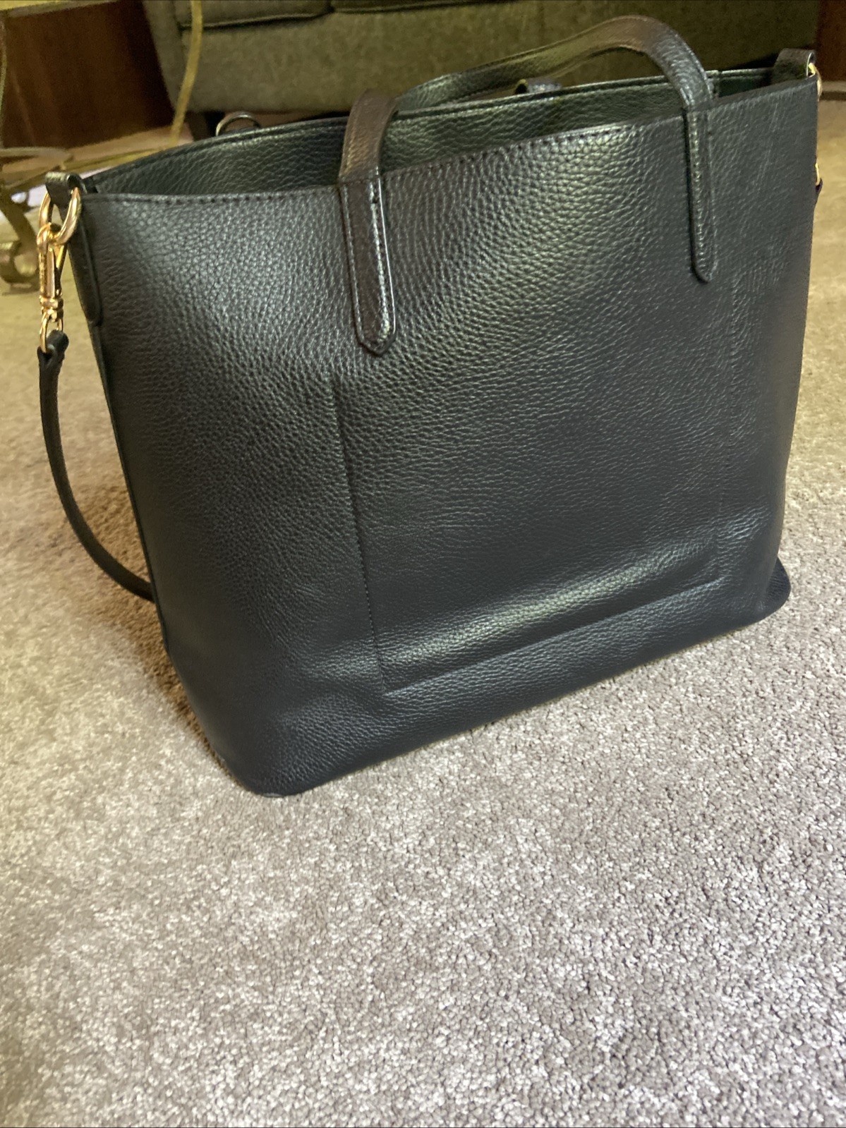Lauren Ralph Lauren Black Med Size 100% Polyurethane Tote Classy Classic