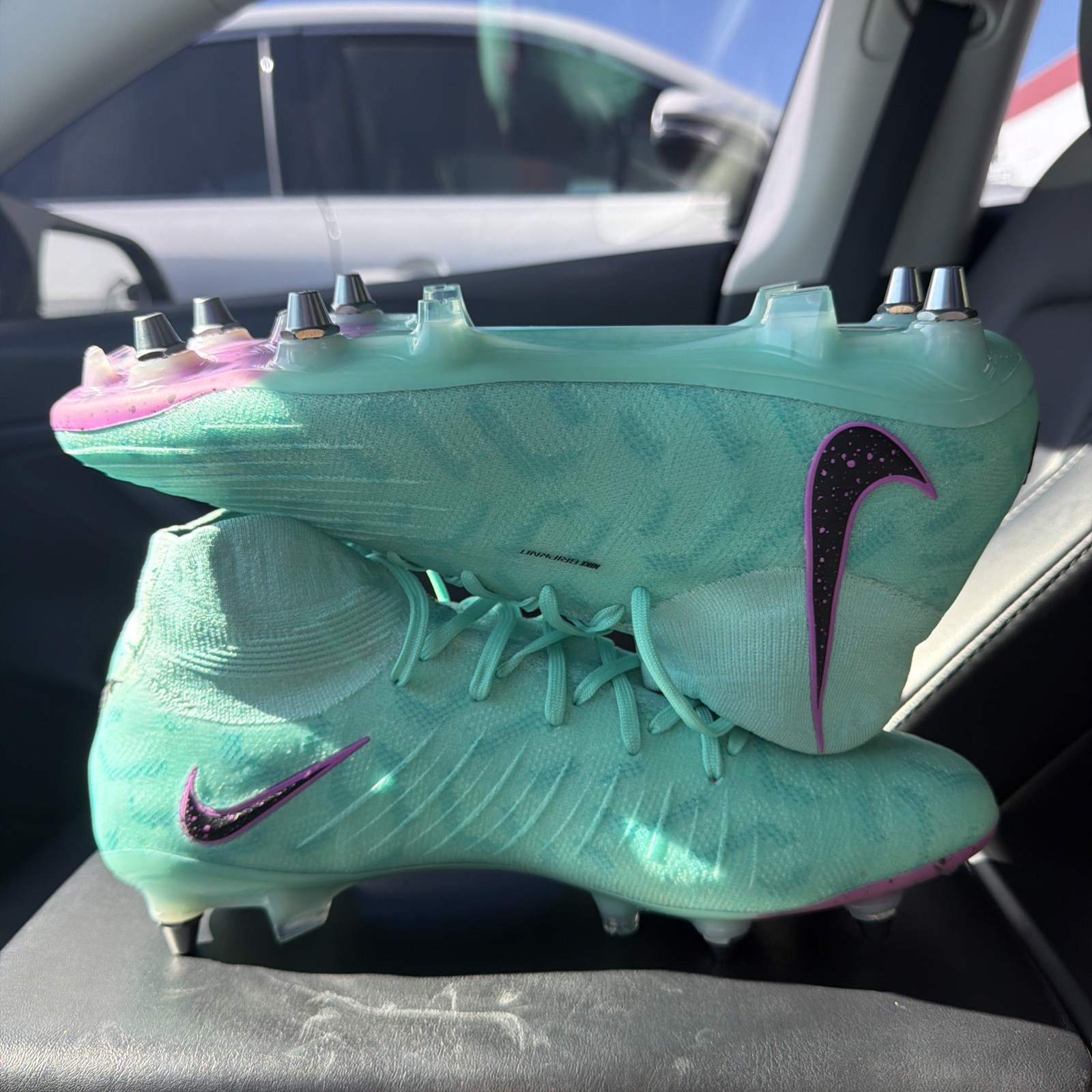 Nike Phantom Luna Elite SG-Pro Soccer Cleats Womens Size 11.5 / Mens Size 10