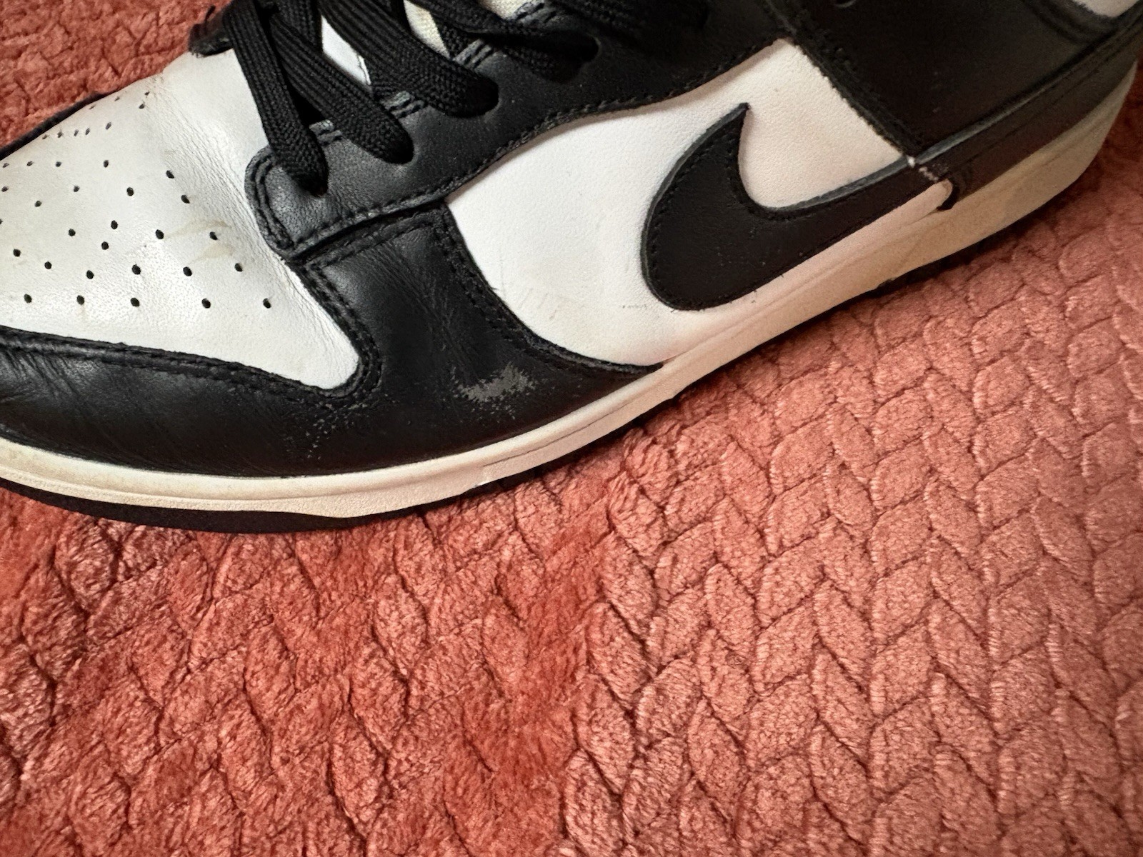 Nike Men’s Athletic Sneakers Lace Up Low Top Black White Colorblock Panda Size10