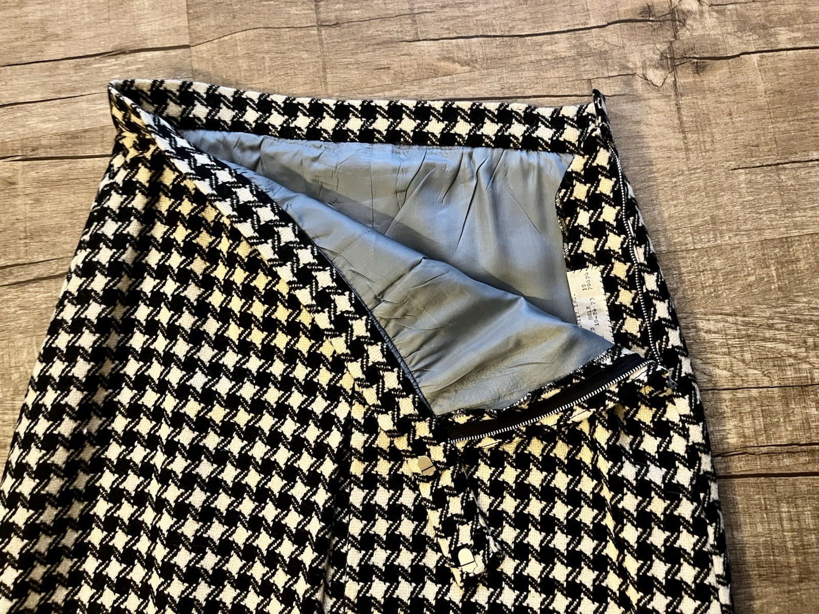 Vintage 1973 Houndstooth Maxi Skirt 38” Length Union Made Special Order TD Belk