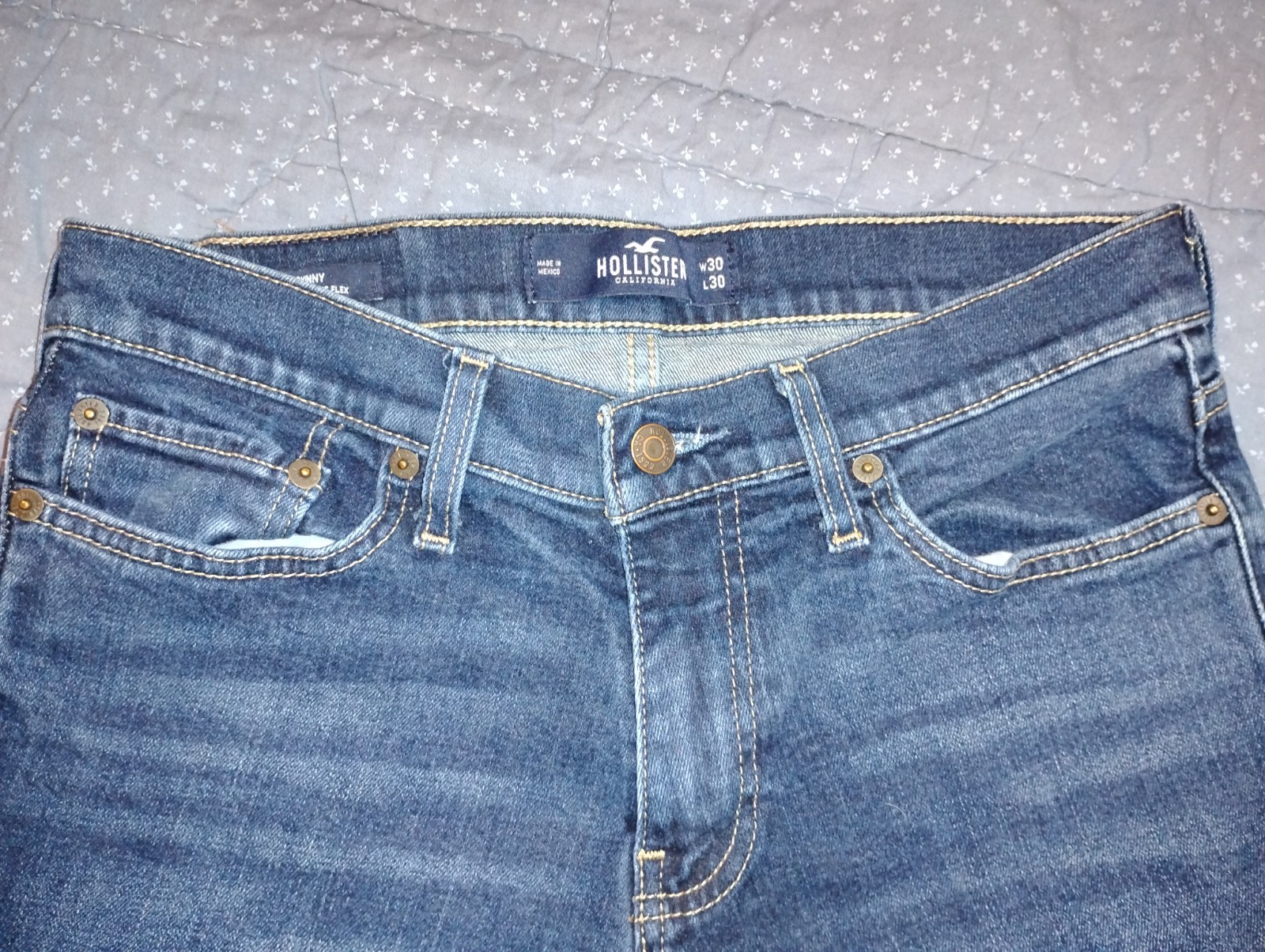 Hollister Men’s size 30 x 30 Epic Flex skinny jeans