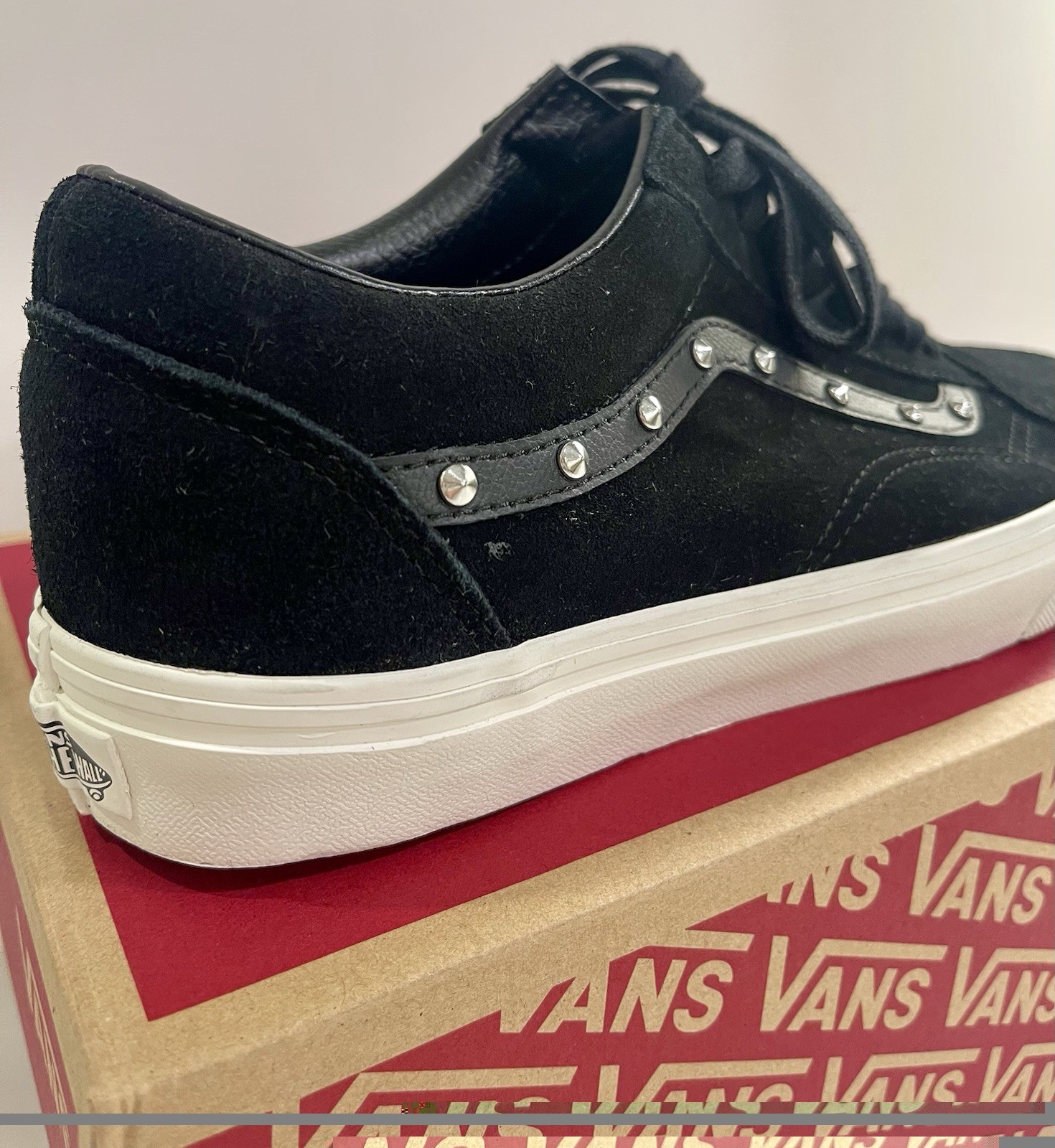 VANS Off The Wall Old Skool Spikes Black Studded Skate Shoes Men 8.5 Women 10