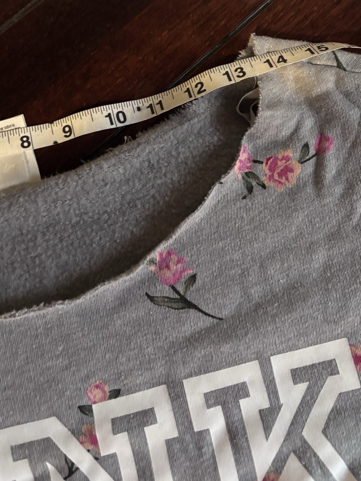 Victoria’s Secret PINK Womens Large Grey Pink Roses Long Sleeve Sweatshirt