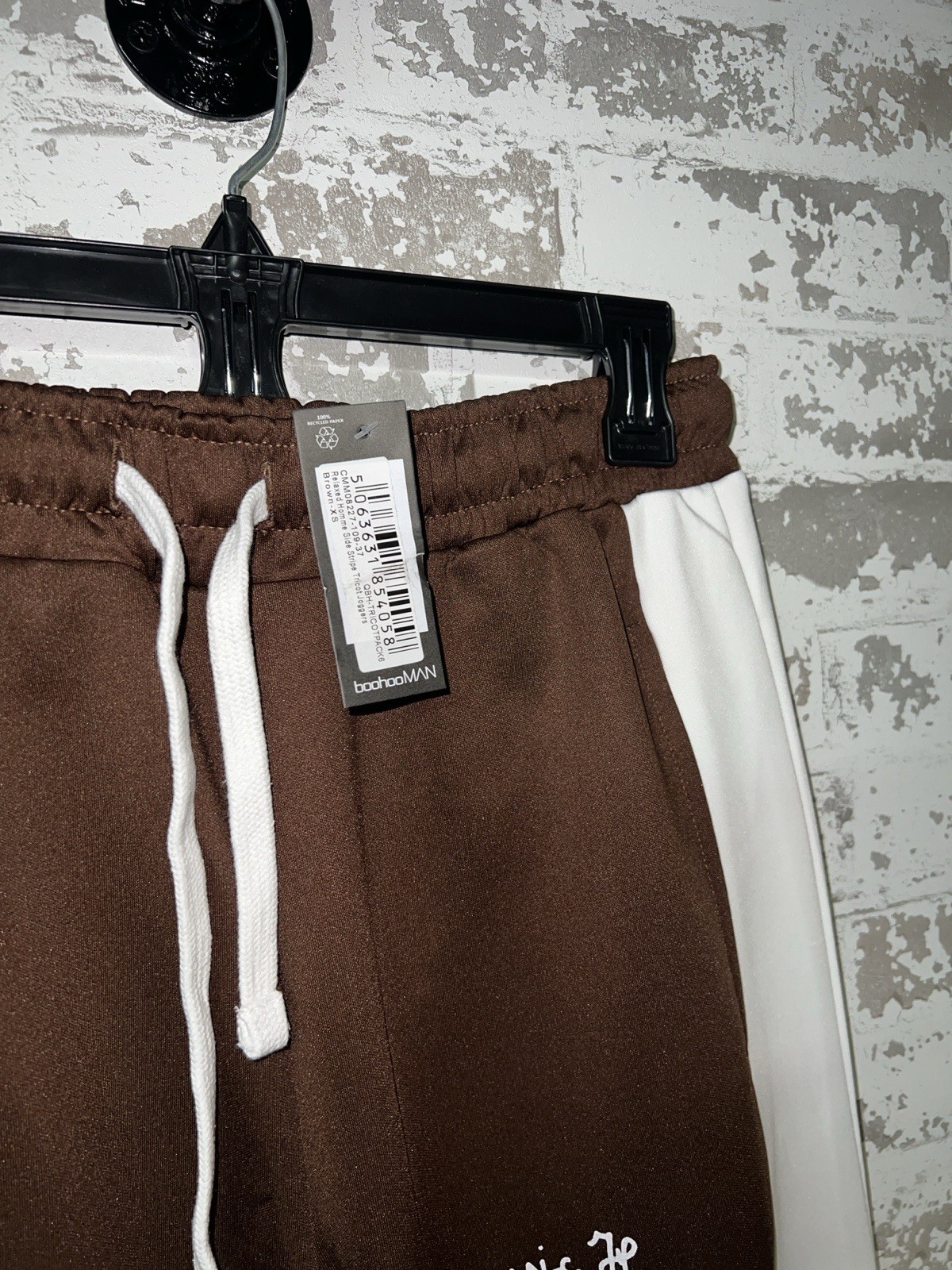NWT! boohooMAN Relaxed Homme Side Stripe Tricot Joggers – Brown Size XS