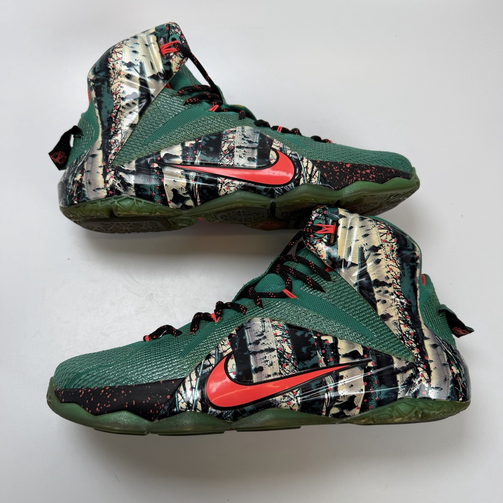 Size 10 – Nike LeBron 12 Xmas Akron Birch