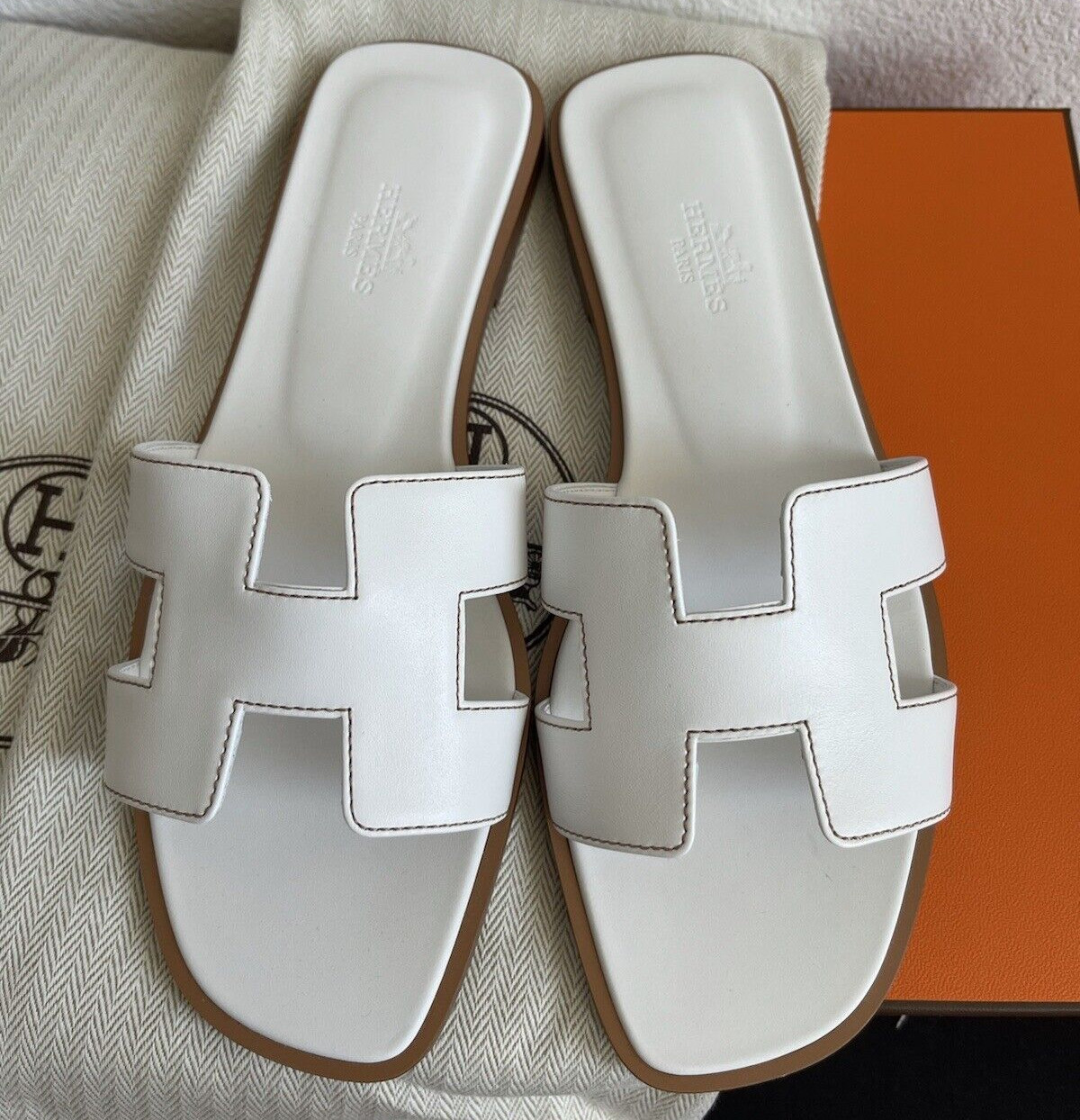 Size 38EU NEW in box HERMÈS White Calfskin Oran Sandals w/ receipt