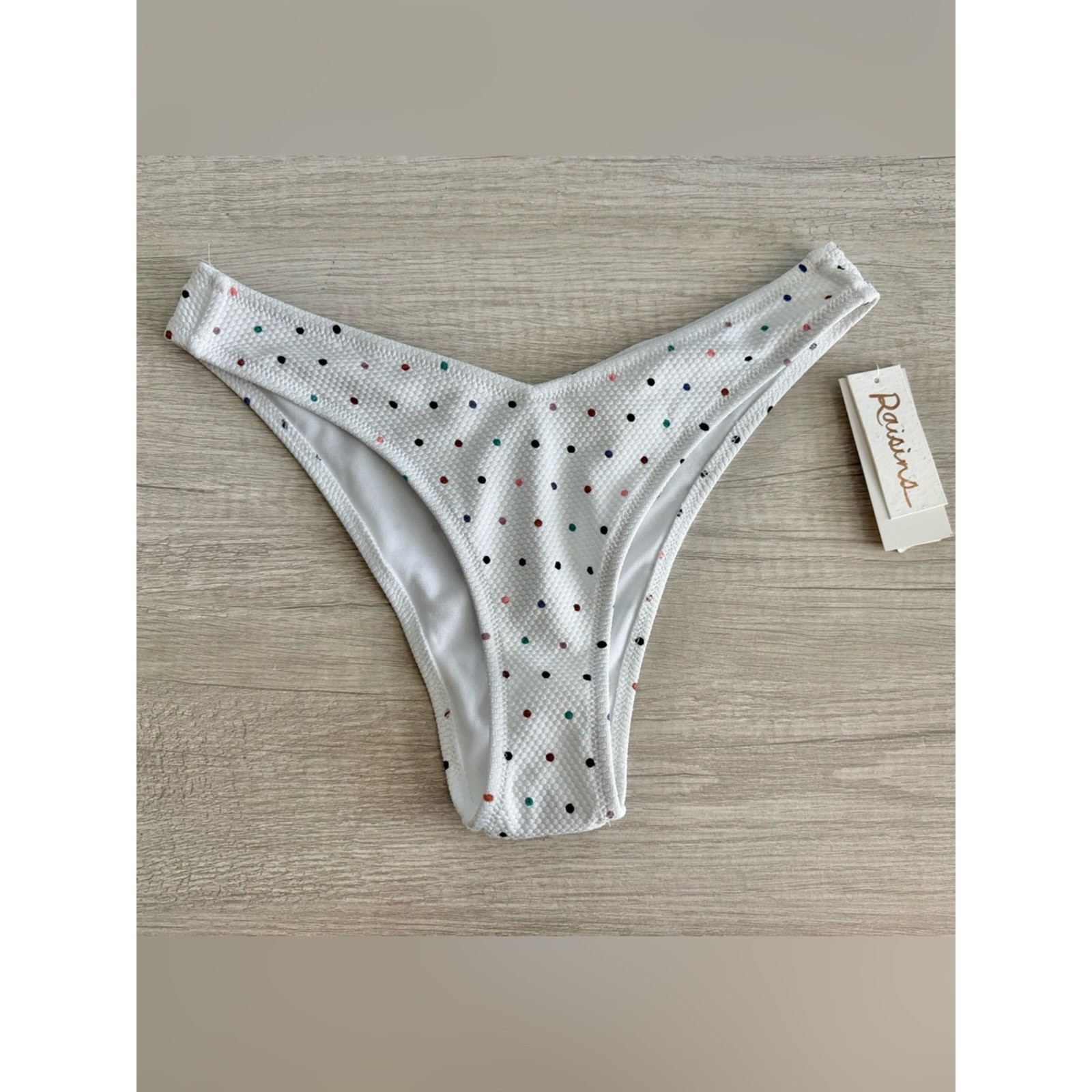 Raisins Juniors’ White Oahu Textured Printed V-Waist Bikini Bottoms Size Small