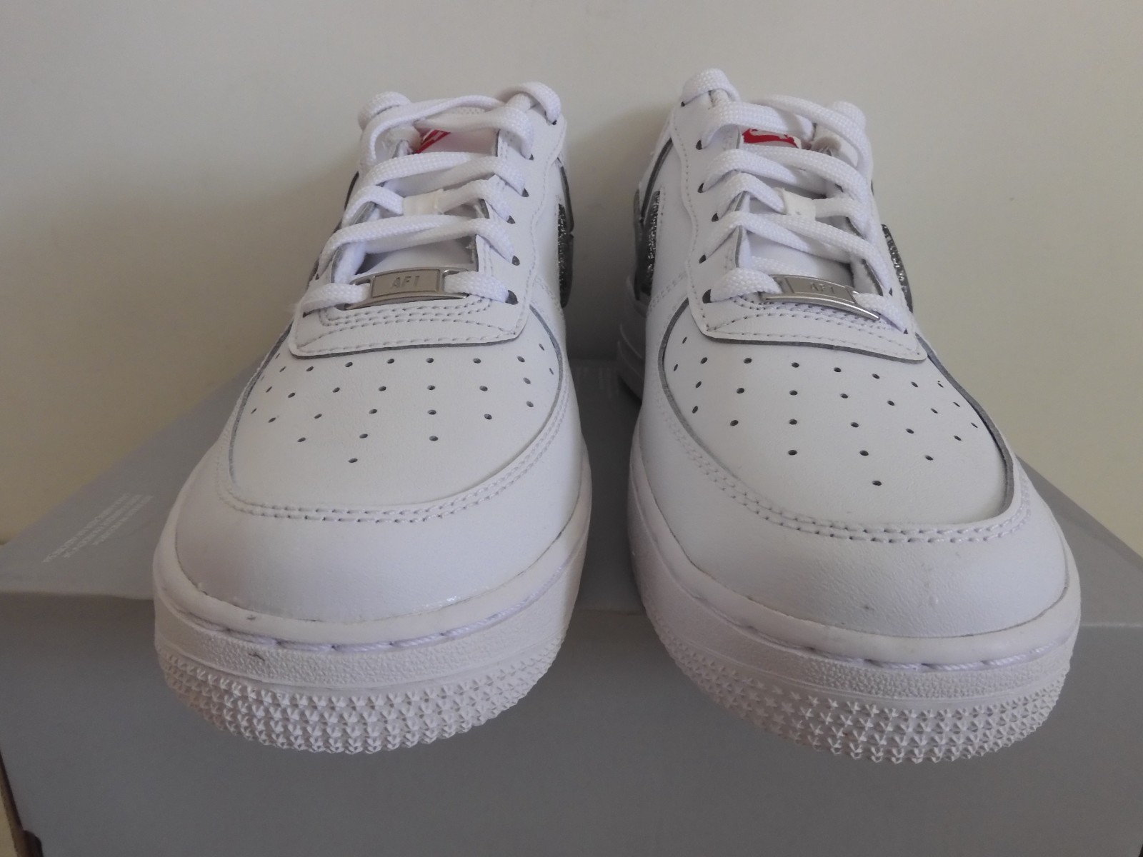 Nike Air Force 1 LV8 (GS) White-Black-Very Berry Sz 7Y [DC9651-100]