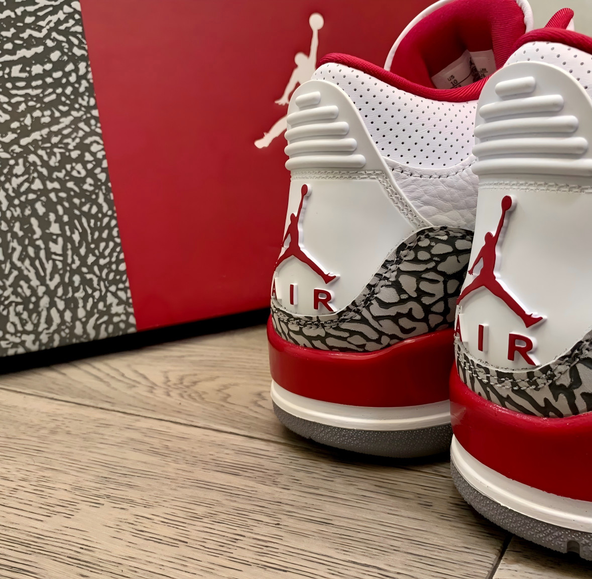 Jordan 3 Retro “Cardinal Red” Mid-Top Retro Basketball Shoes Size US 7-12