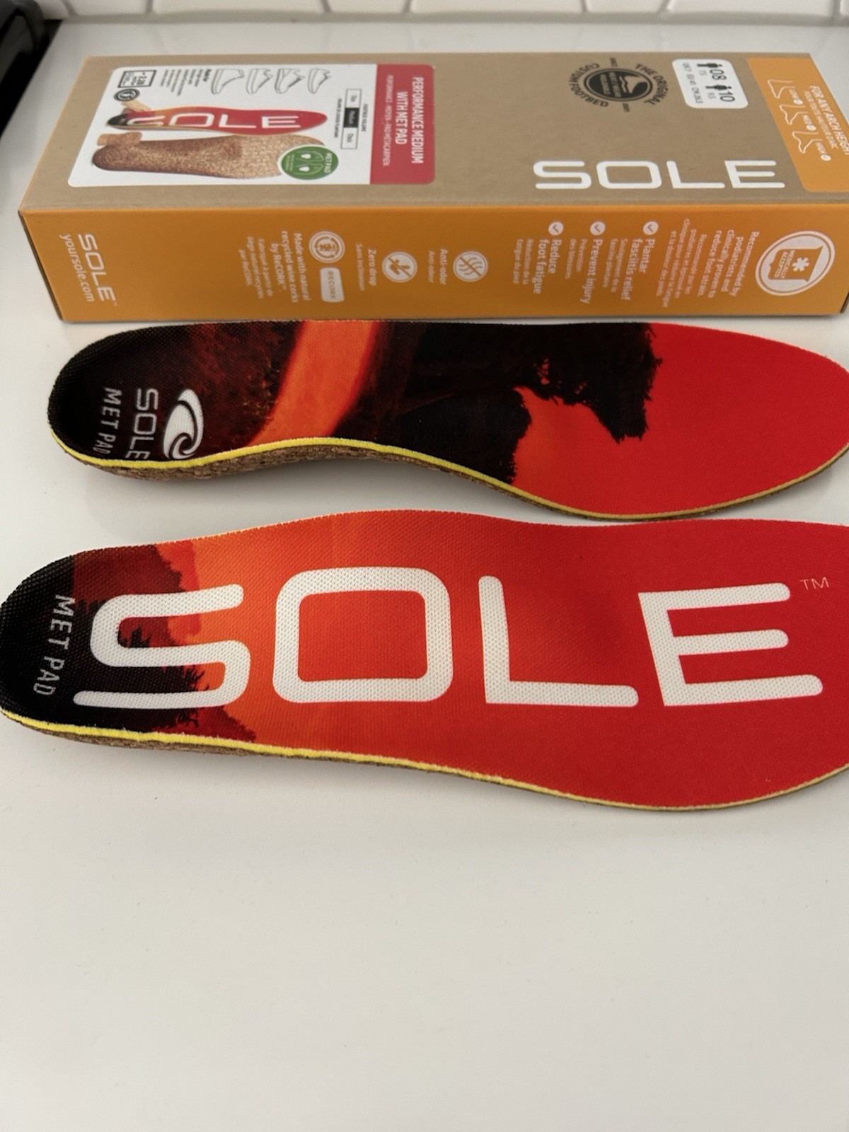 SOLE Performance Medium + Met Pad Insoles, Men’s size 8, Women’s size 10.