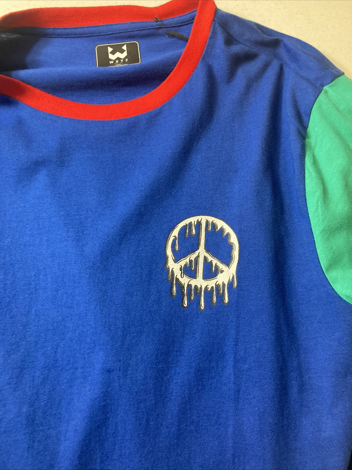 WXYZ Men’s T-Shirt Size Large “NWT”