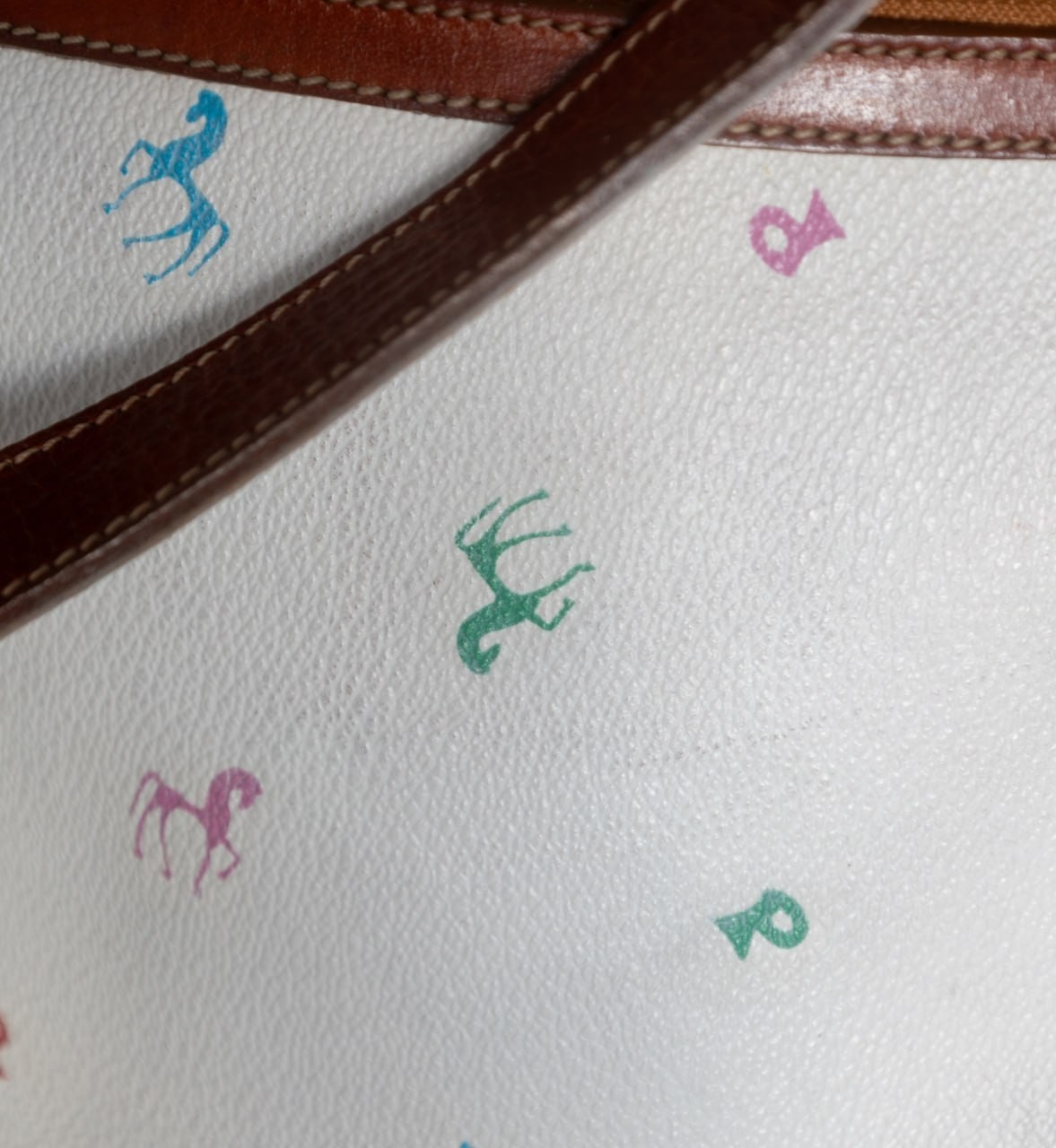 Rare Vintage Petusco Spain White Leather Bucket Bag – Colorful Horse Print