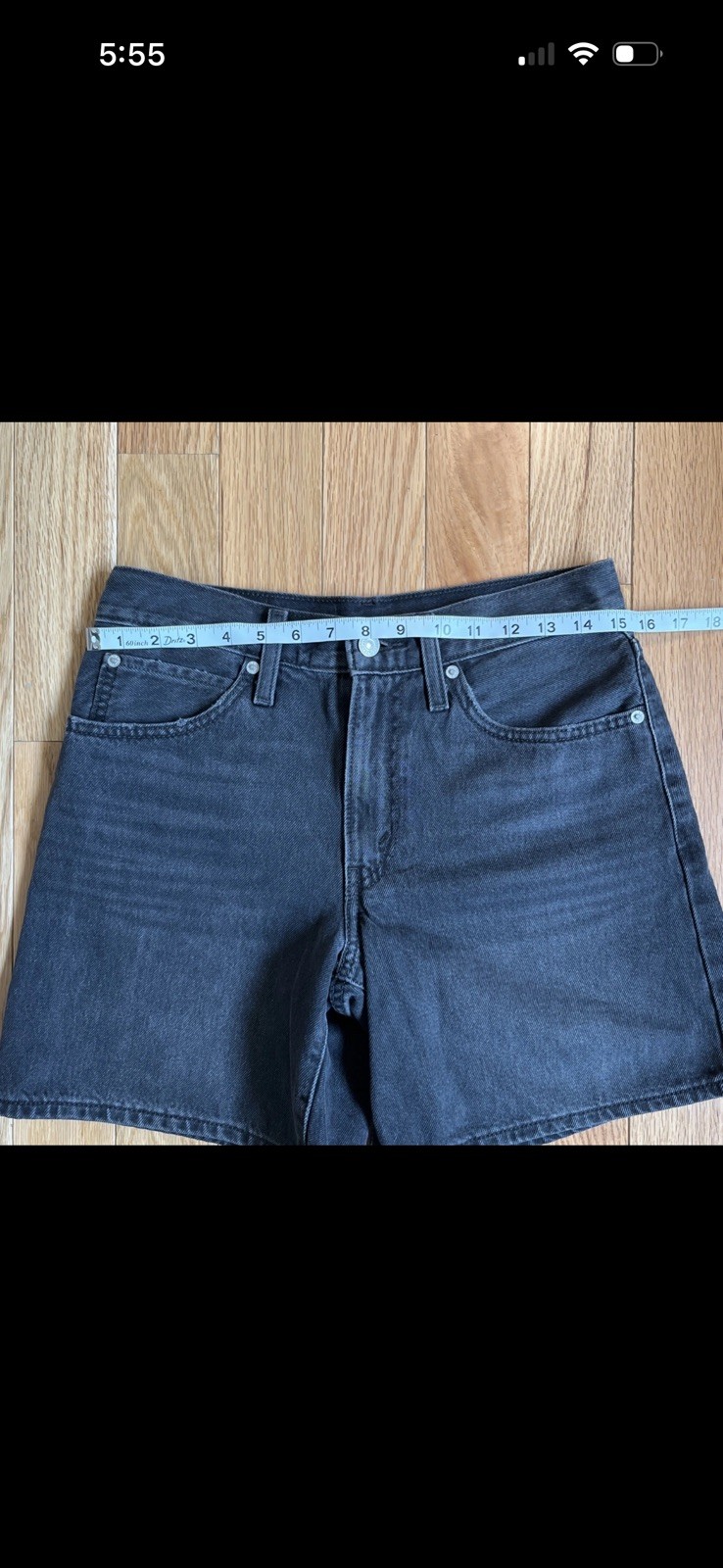 Levi’s Women’s ’94 Baggy Shorts Black Denim Size 27 Mid Thigh Length