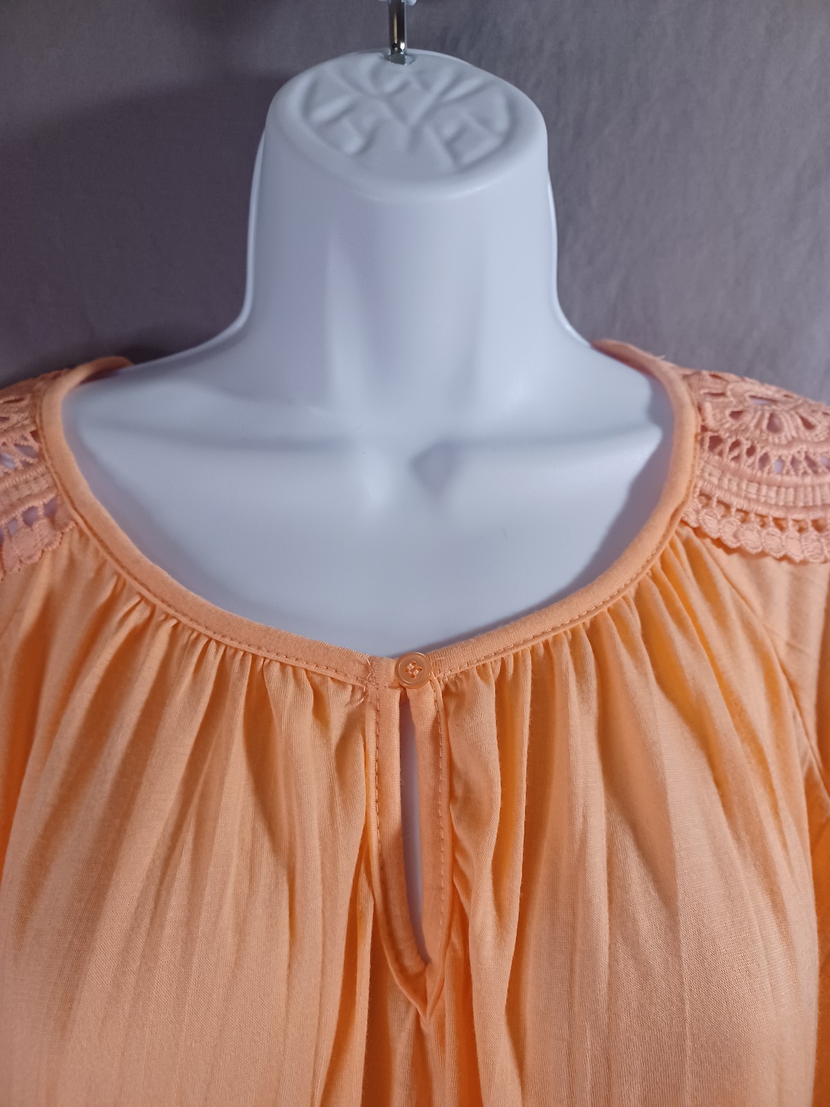 New York Laundry Peach Women V-Neck Crochet Yoke Pullover Blouse Short Sleeve 1X