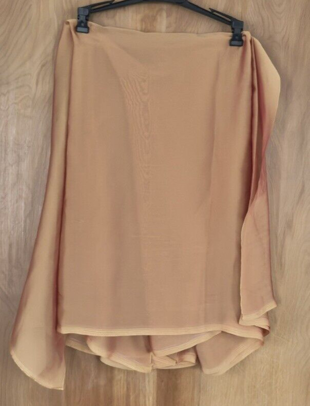 Indian Sari Tan Peach Gold Beautiful Pearlescent Fabric New Light Knit