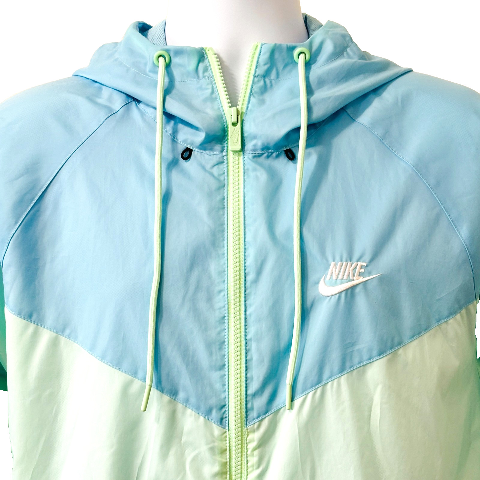 Nike Windrunner Hooded Jacket Men’s Medium Mint Foam/Blue Chill Polyester