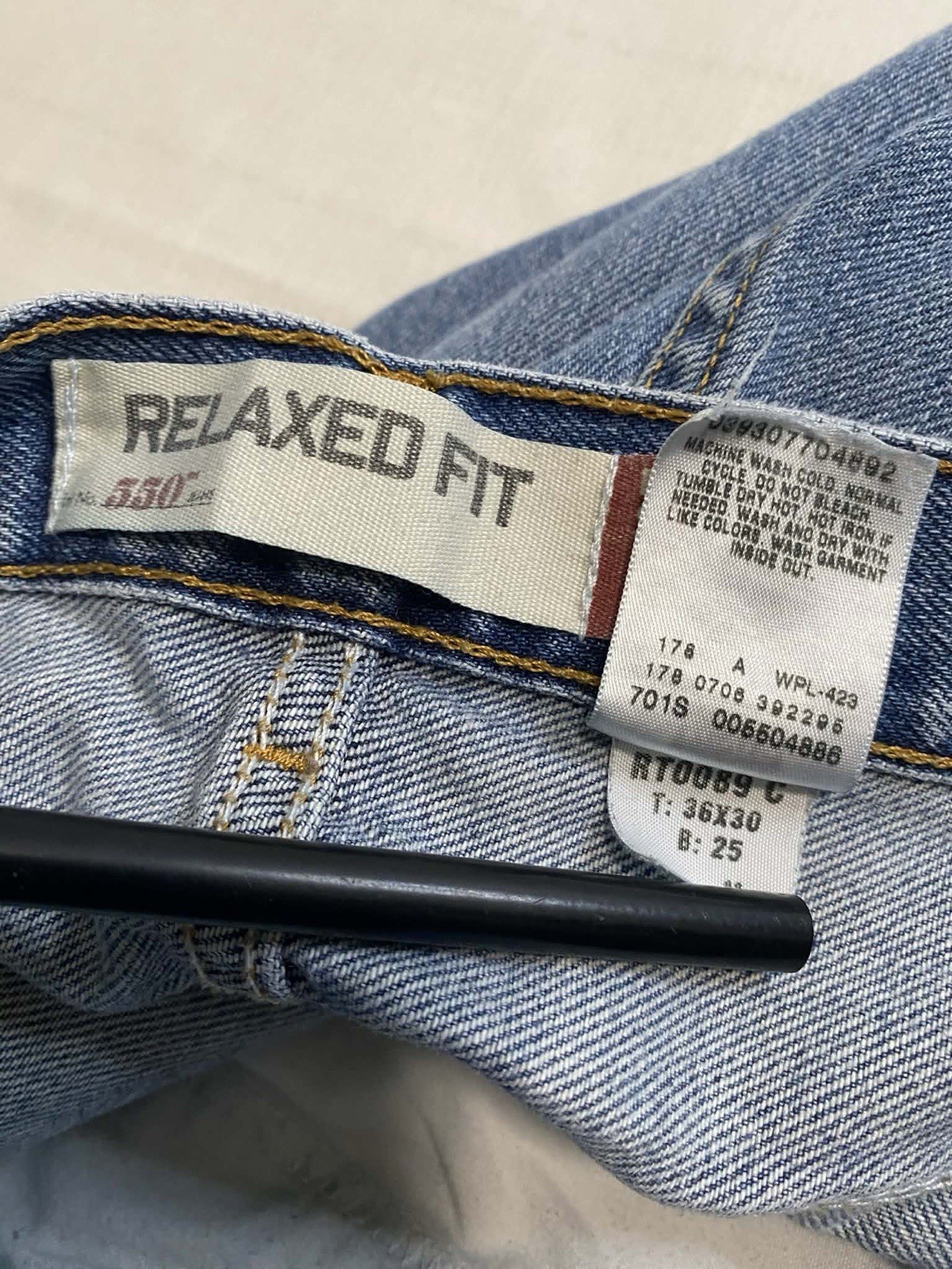 Vintage Levi’s 550 Men’s Relaxed Straight Jeans Blue Medium Wash Cotton Y2K 8